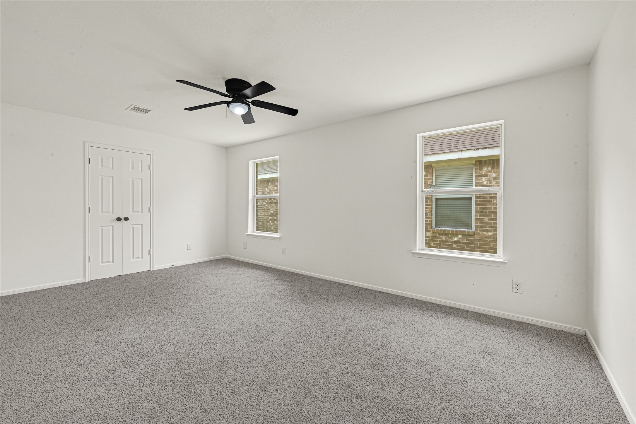 5505 Savannah Woods Lane Property Photo 15