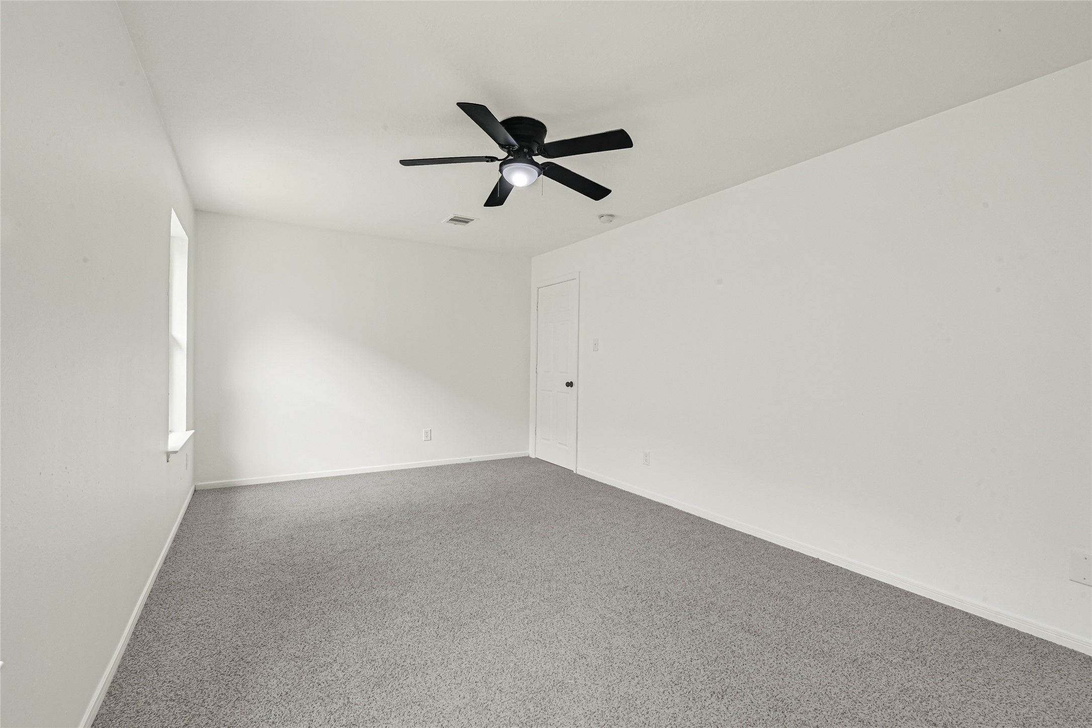 5505 Savannah Woods Lane Property Photo 16