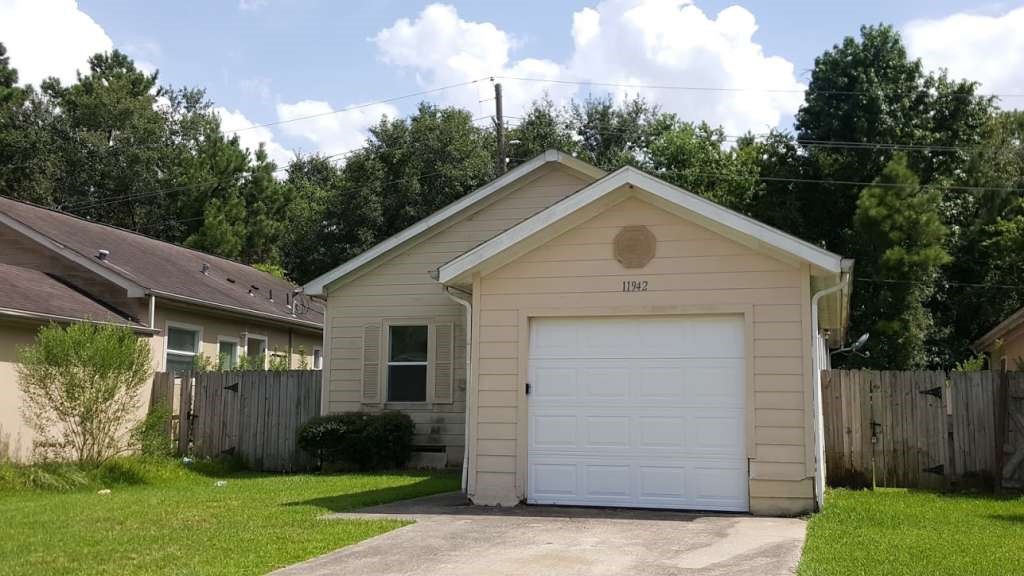 11942 Greensbrook Forest Drive Property Photo 2