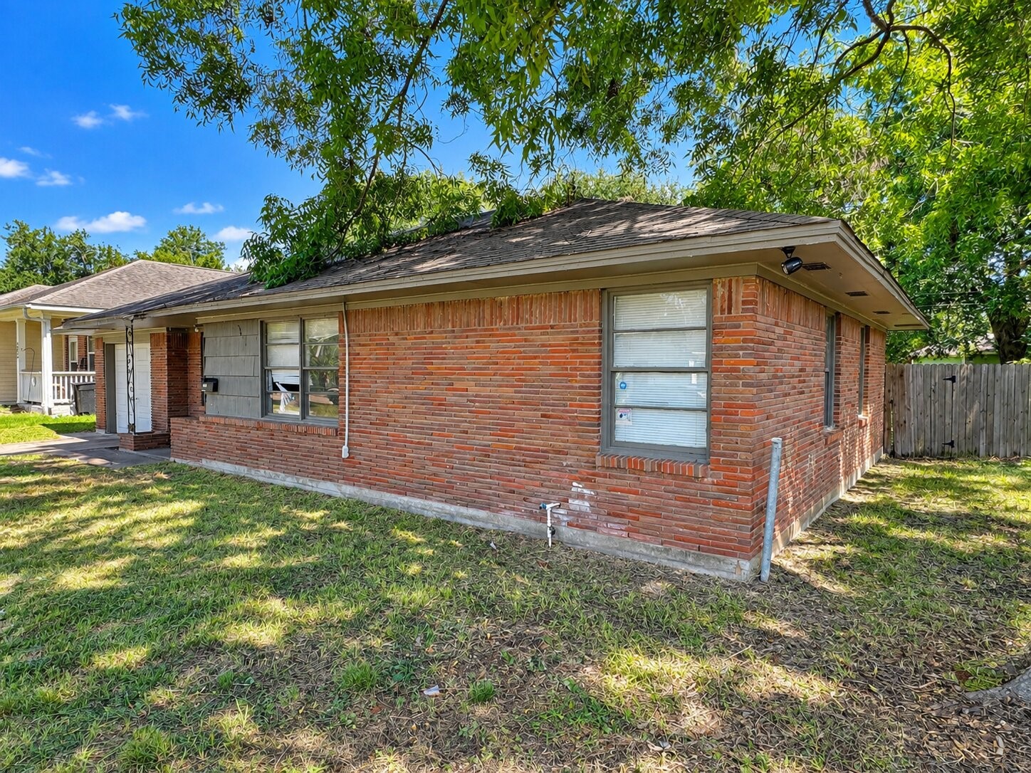 208 S Sparrow Way Property Photo 2