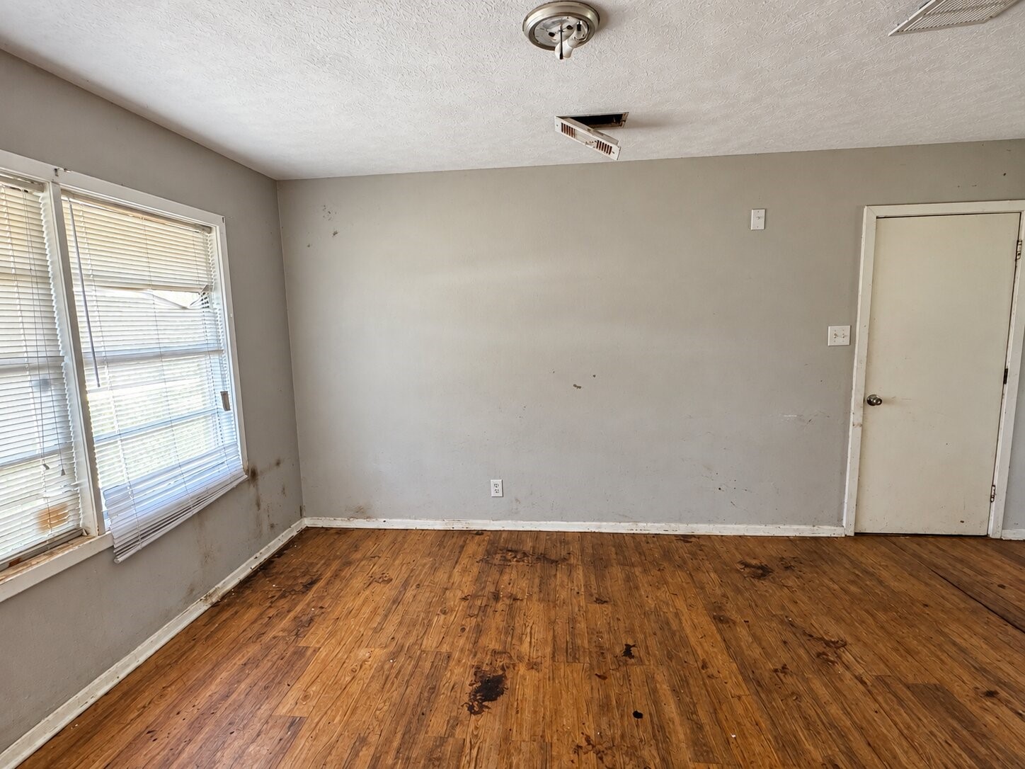 208 S Sparrow Way Property Photo 4