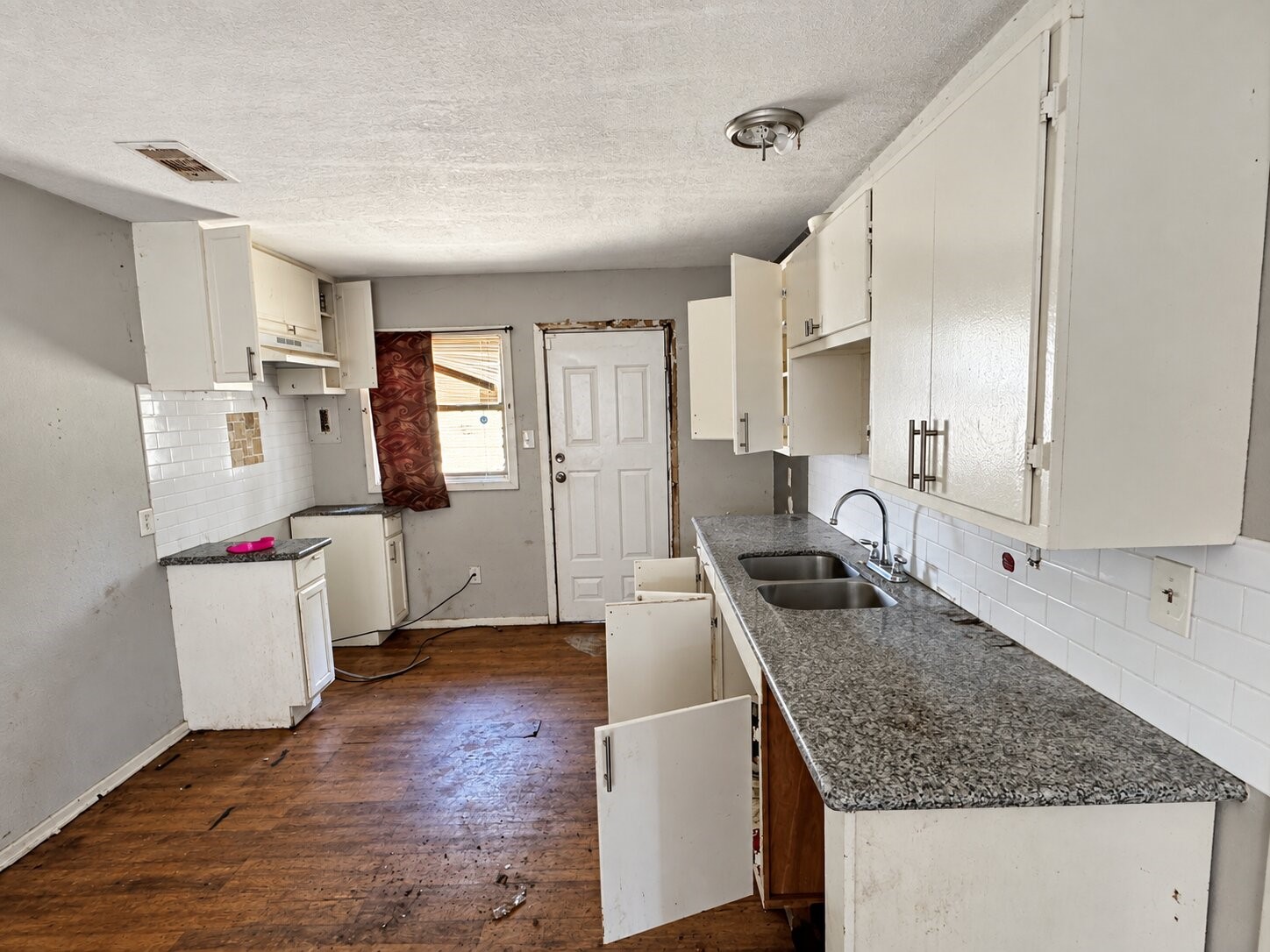 208 S Sparrow Way Property Photo 5