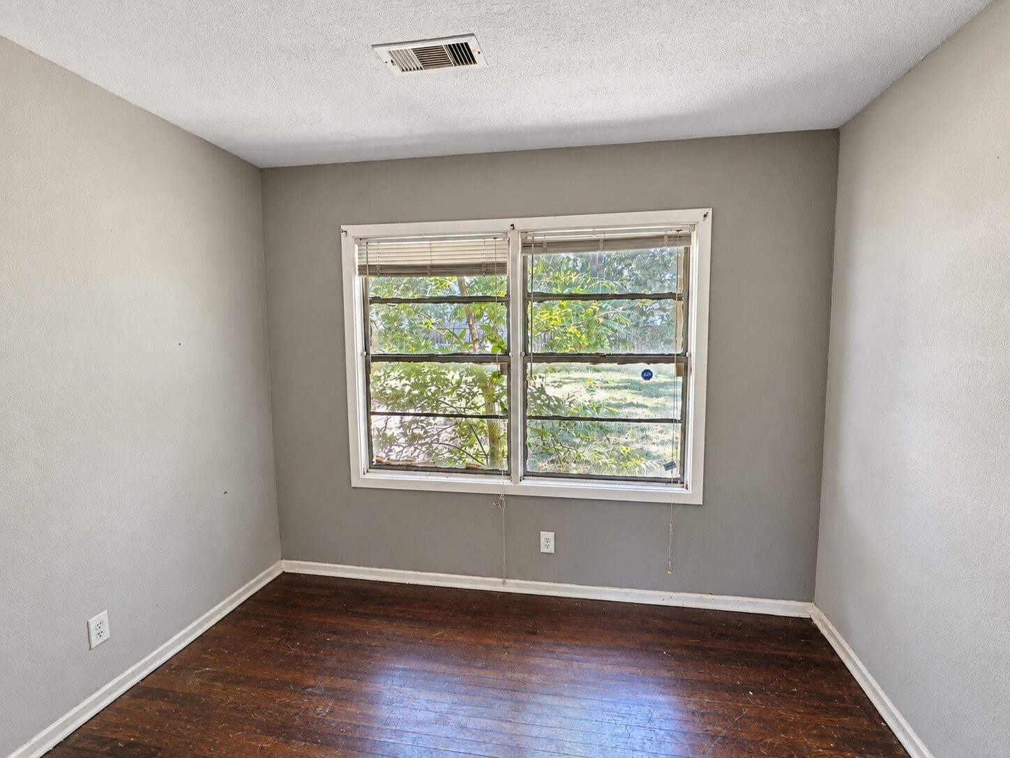 208 S Sparrow Way Property Photo 7