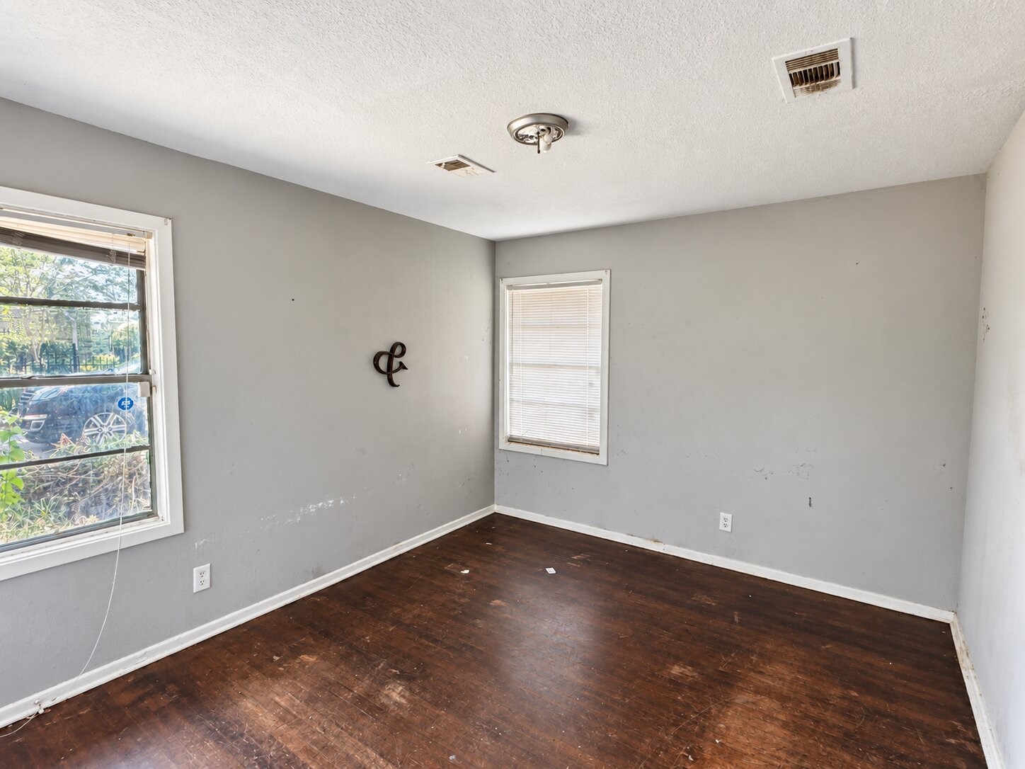208 S Sparrow Way Property Photo 9