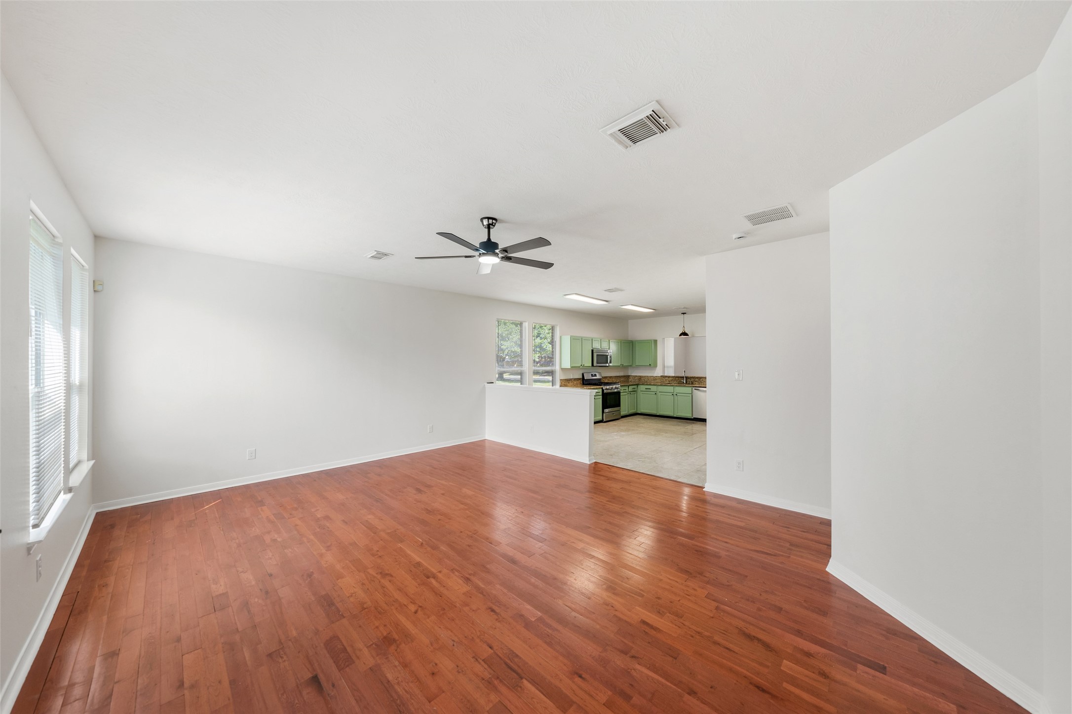 923 Shirefield Lane Property Photo 17