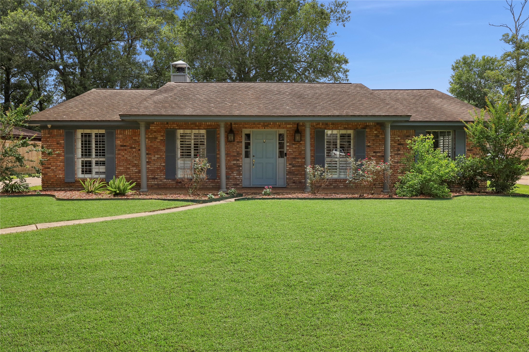 1135 Ivy Lane Property Photo 1