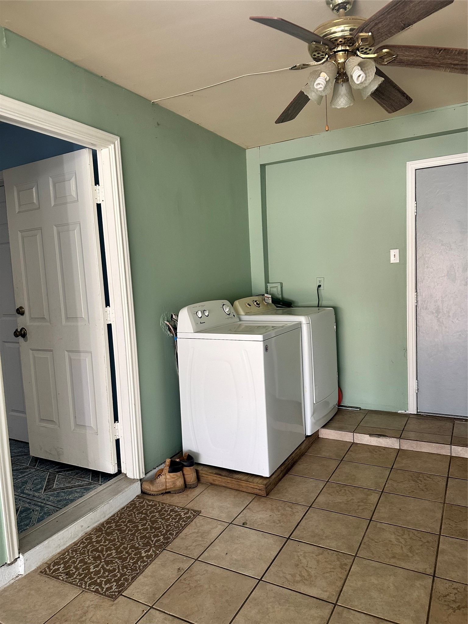 8340 Folkstone Lane Property Photo 16