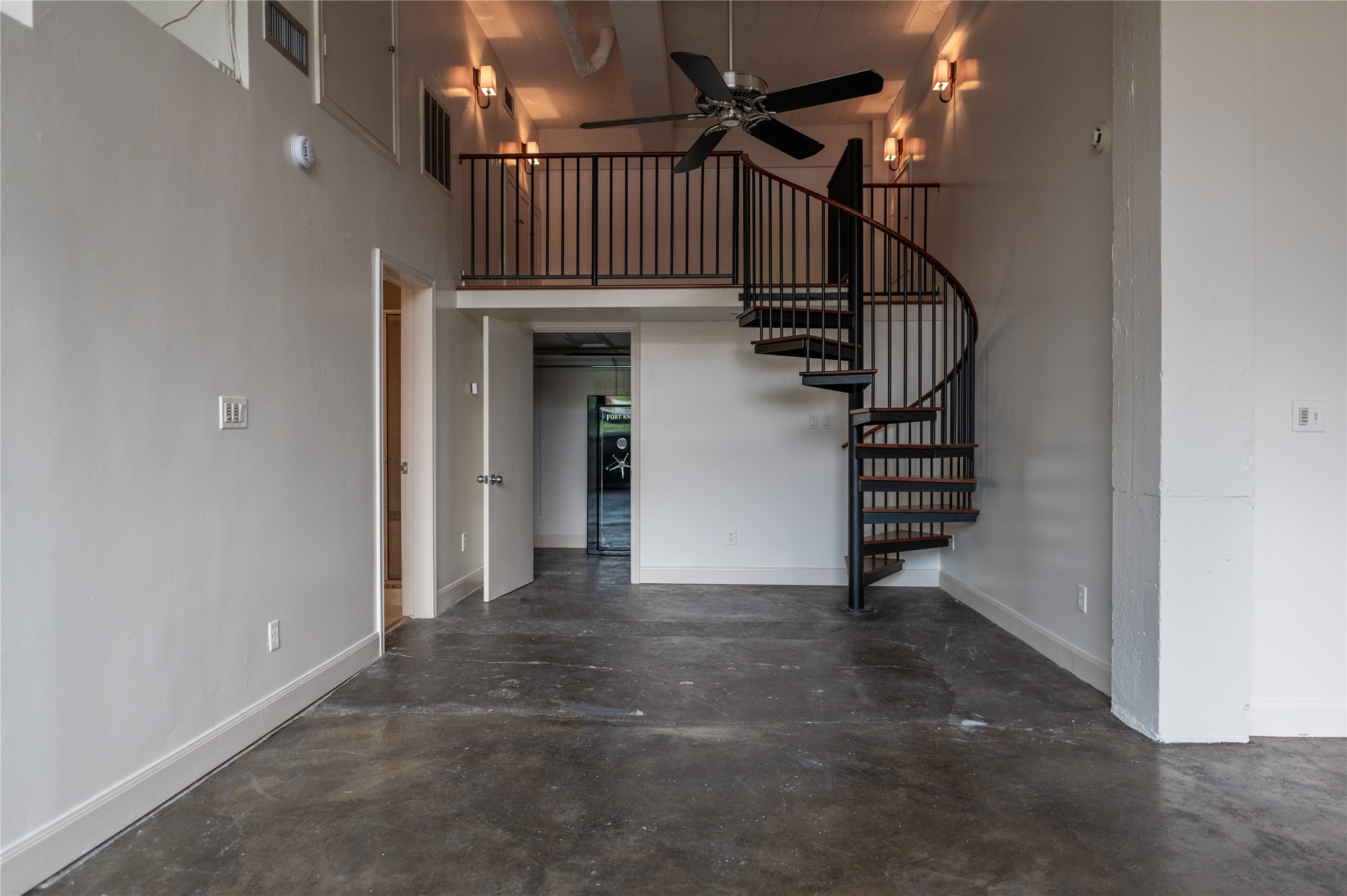 915 N San Jacinto Street 1ab Property Photo 12