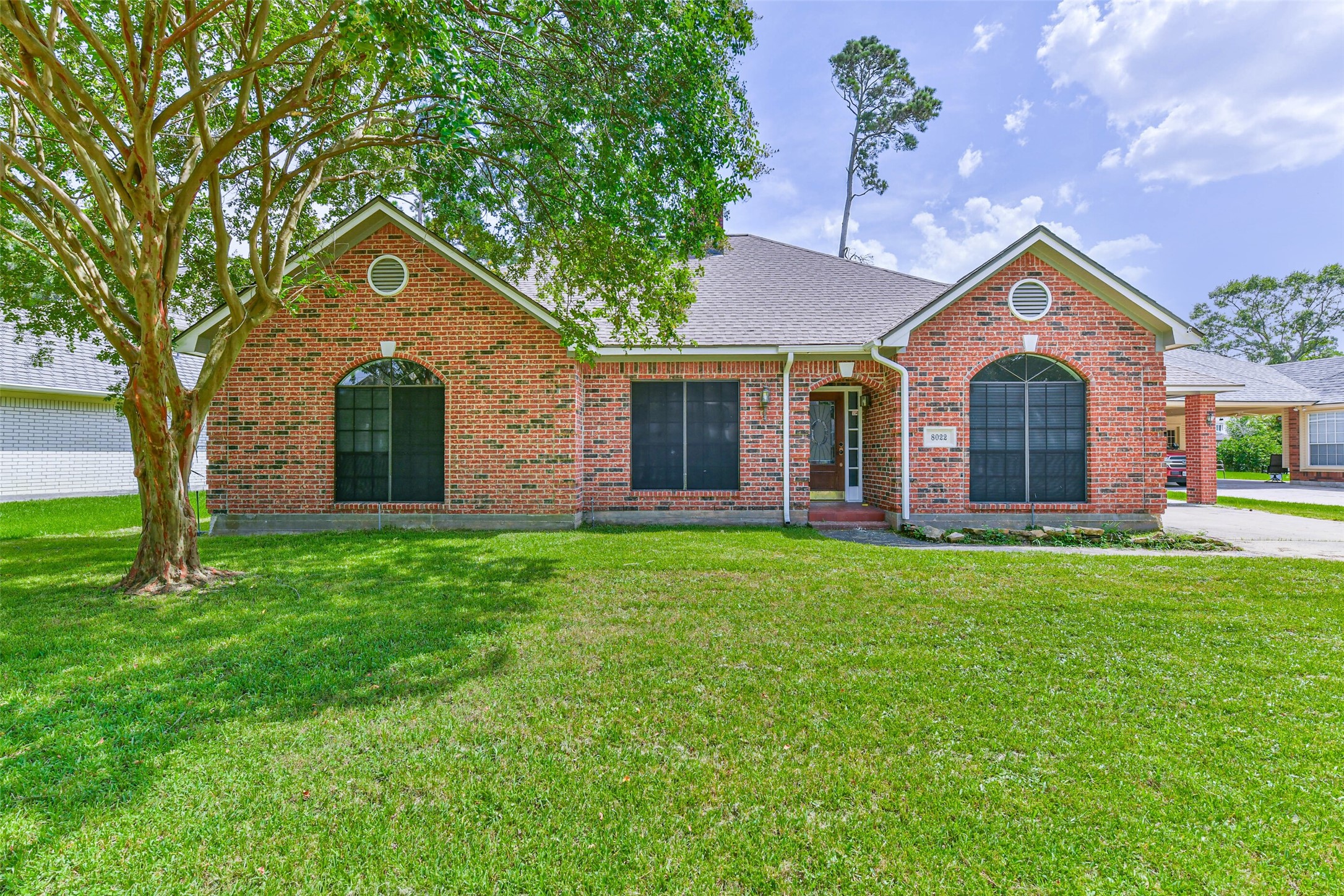 8022 17th Green Drive Property Photo 1