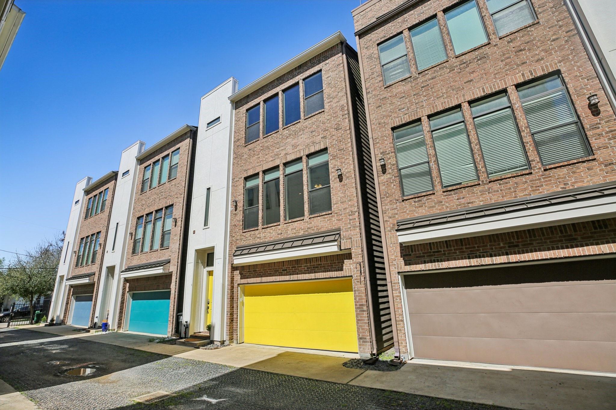 209 Burr Street C Property Photo 1