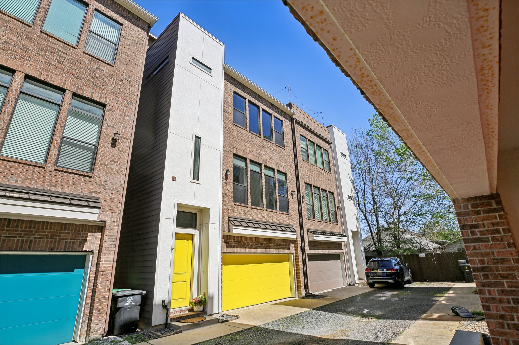 209 Burr Street C Property Photo 3