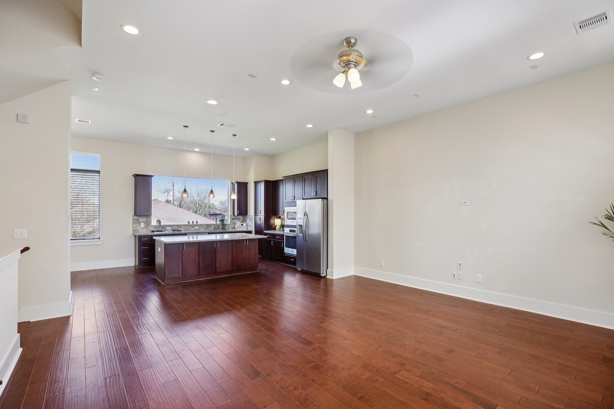 209 Burr Street C Property Photo 7