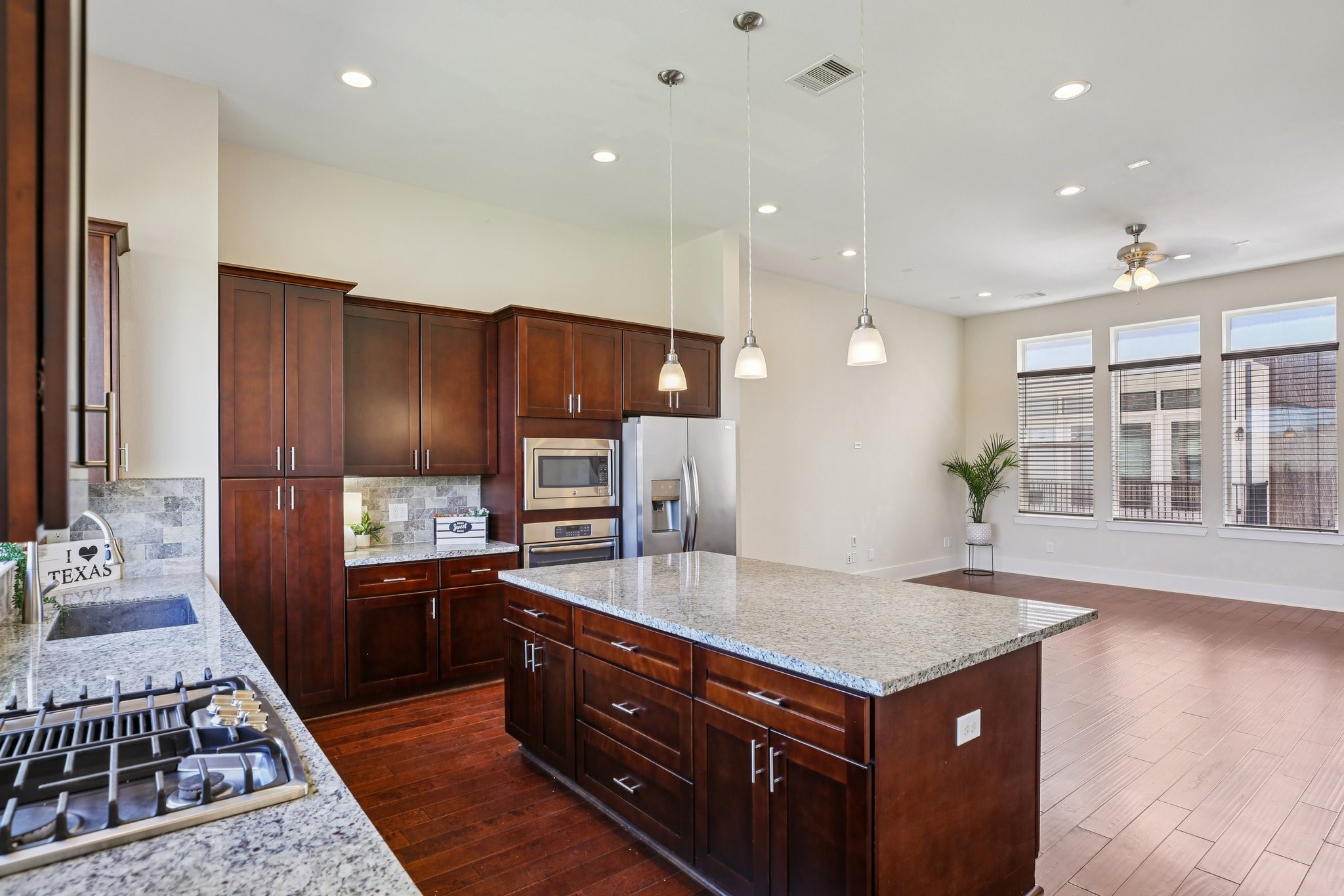 209 Burr Street C Property Photo 13