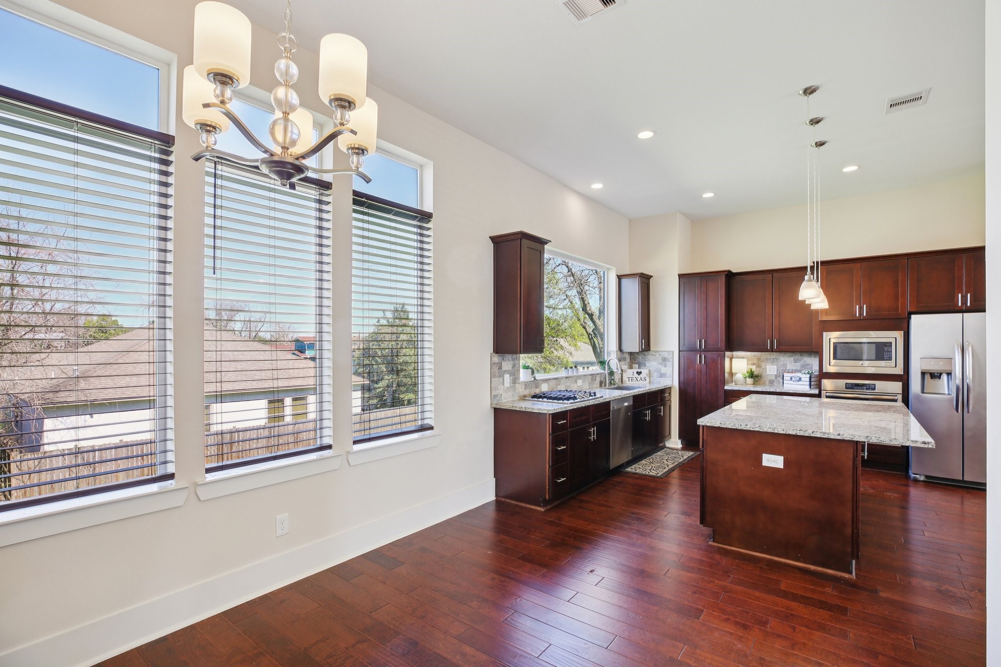 209 Burr Street C Property Photo 18