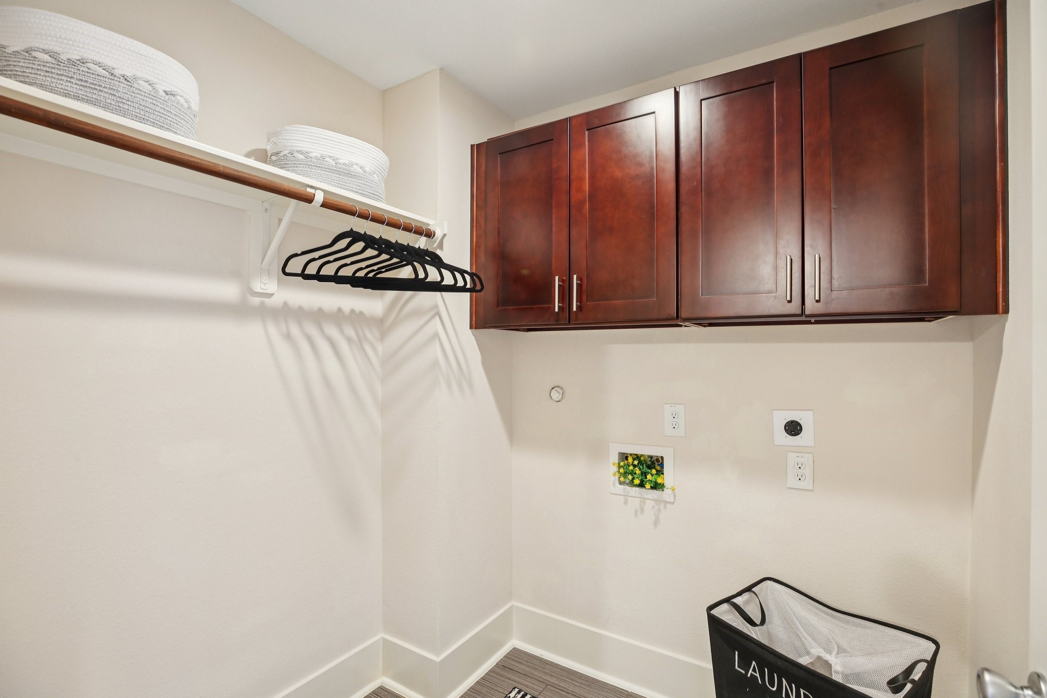 209 Burr Street C Property Photo 25