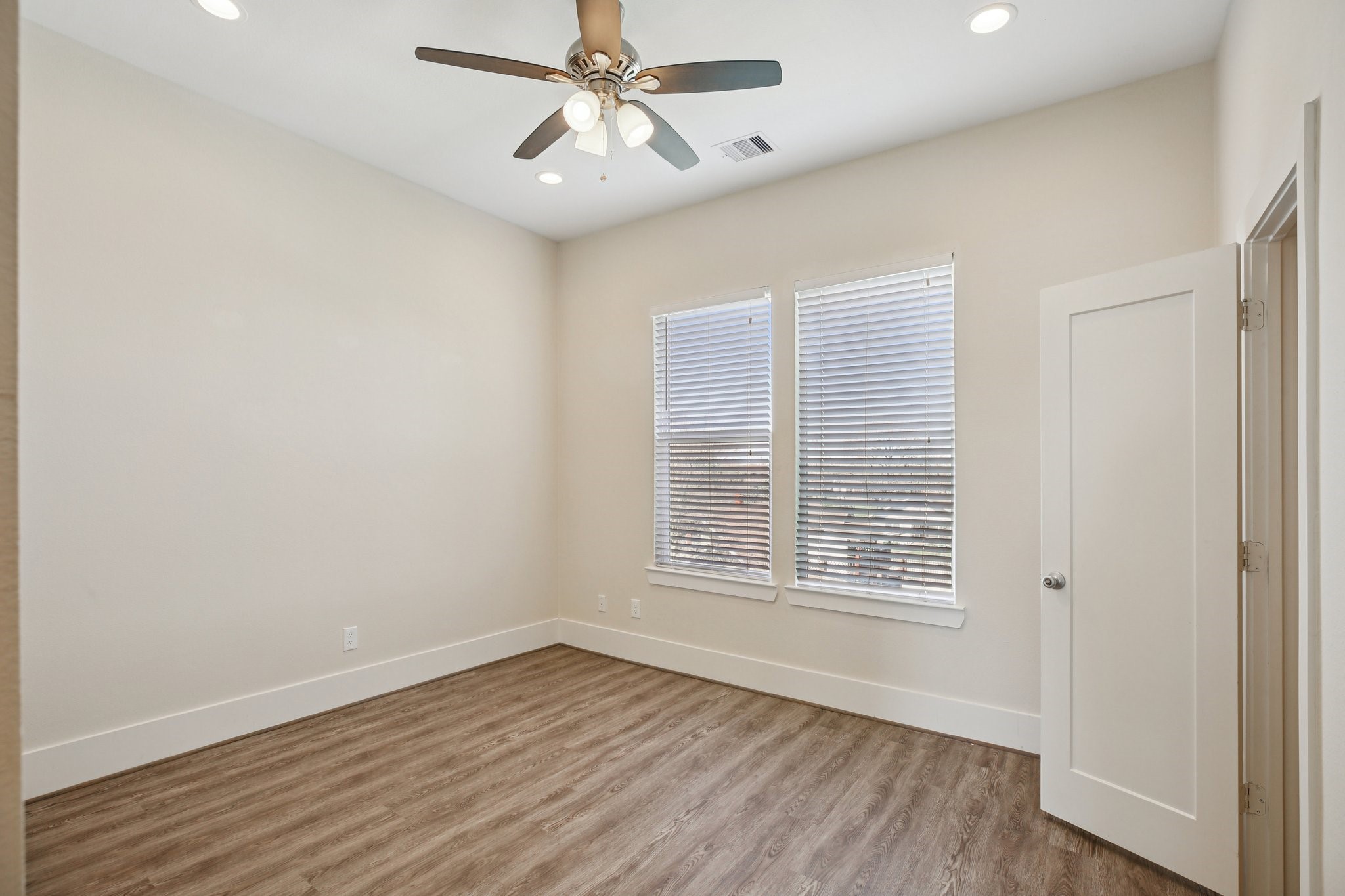 209 Burr Street C Property Photo 26