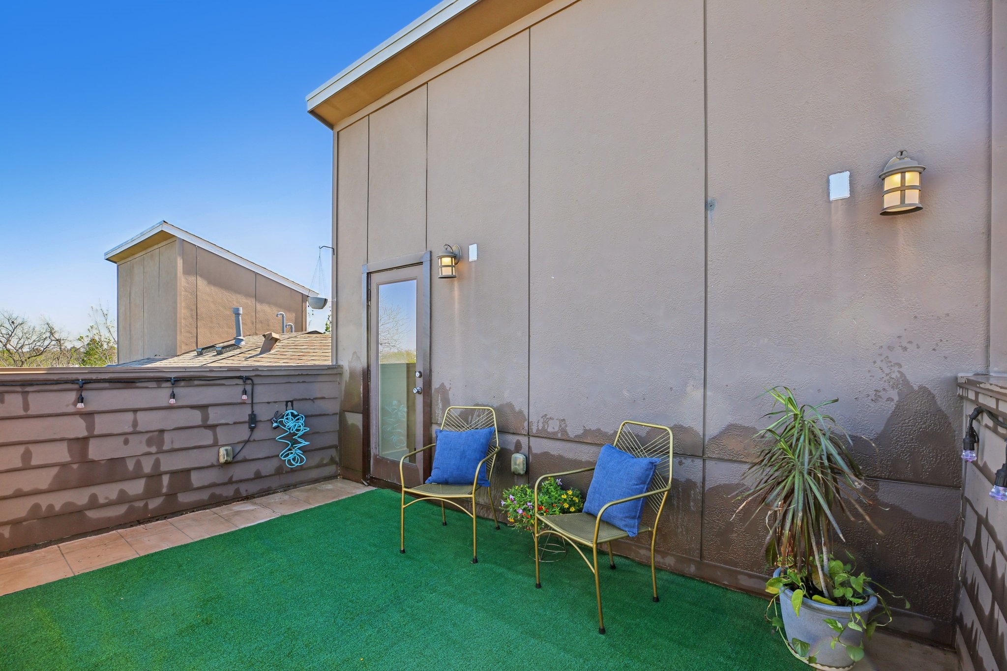 209 Burr Street C Property Photo 39