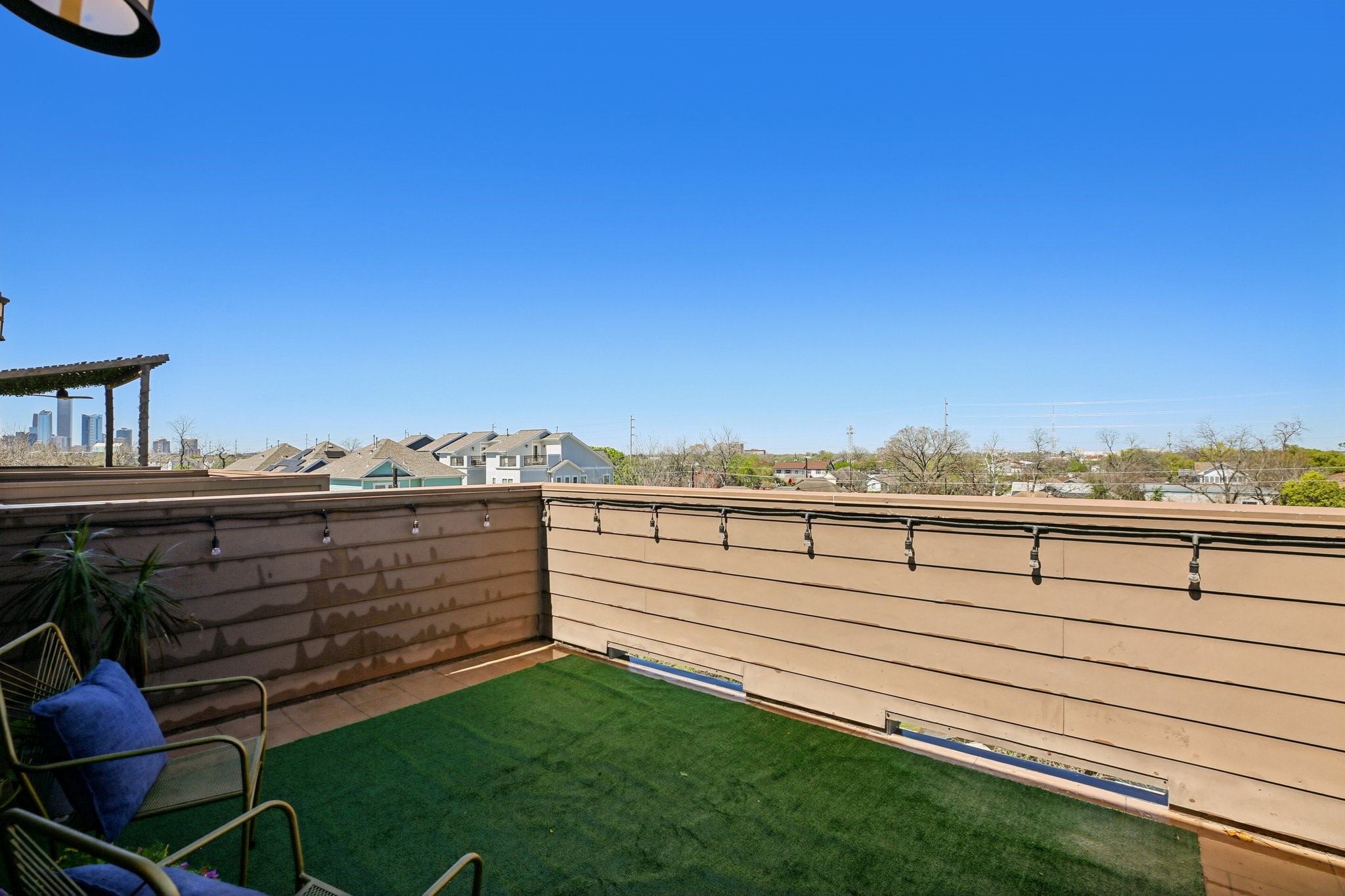 209 Burr Street C Property Photo 40