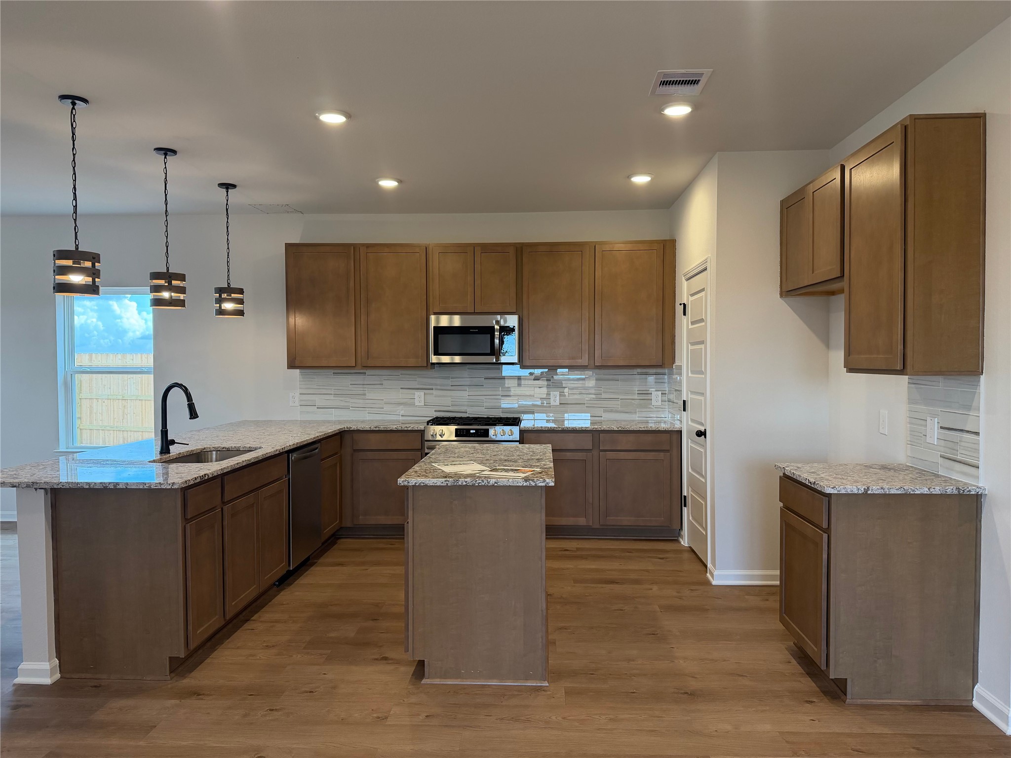 409 Stone Placa Trail Property Photo 6