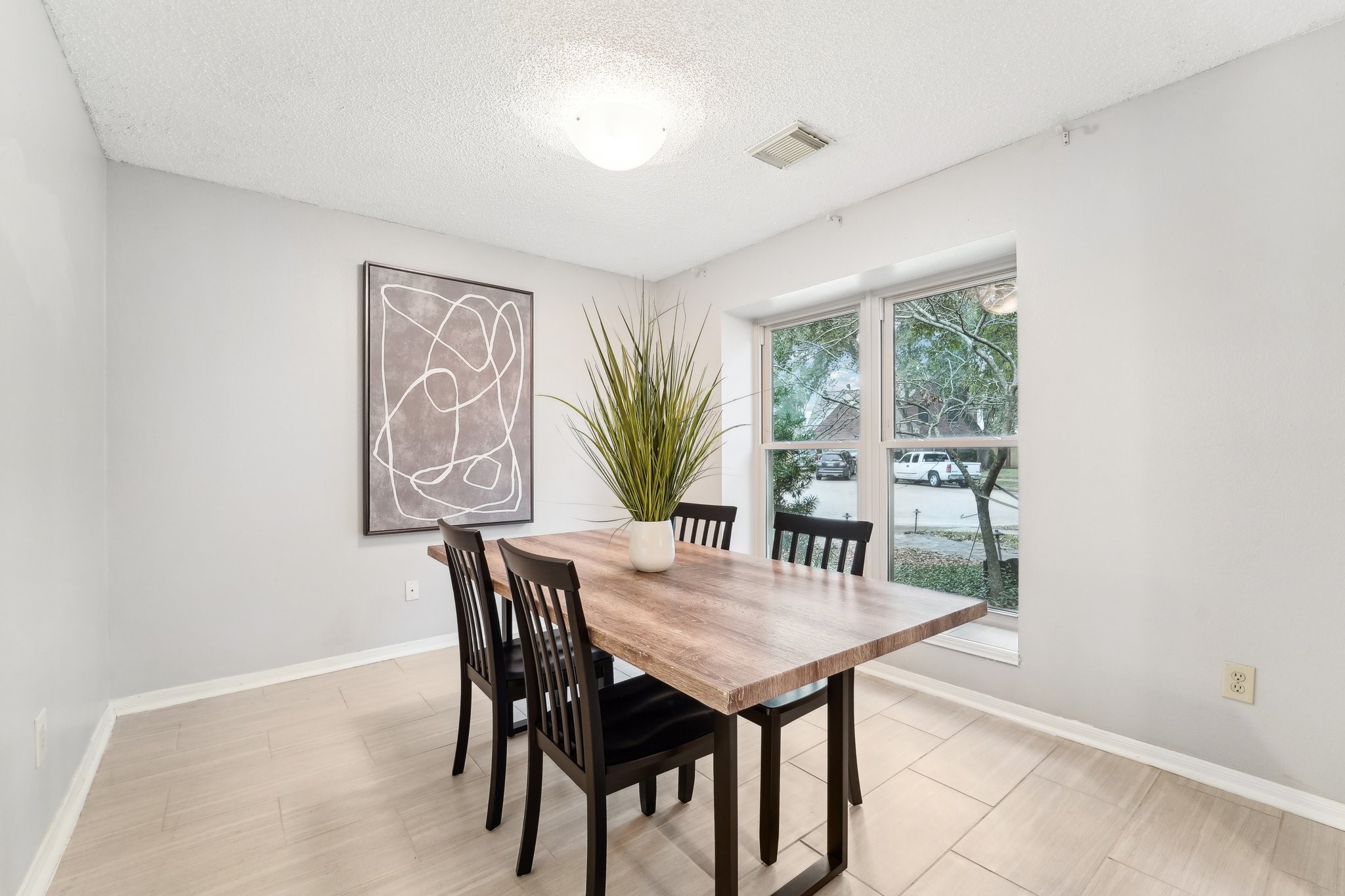 3906 Fernwood Drive Property Photo 2