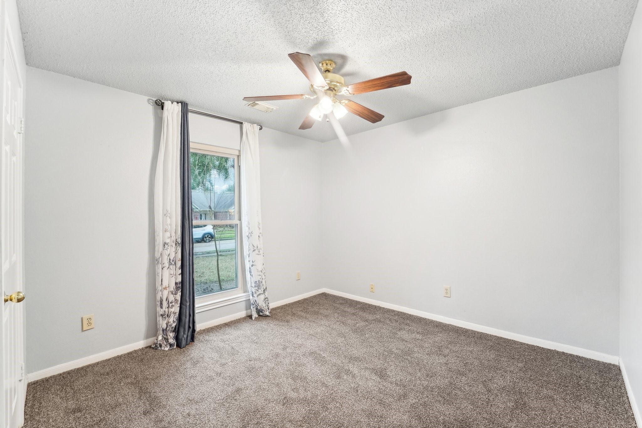 3906 Fernwood Drive Property Photo 30