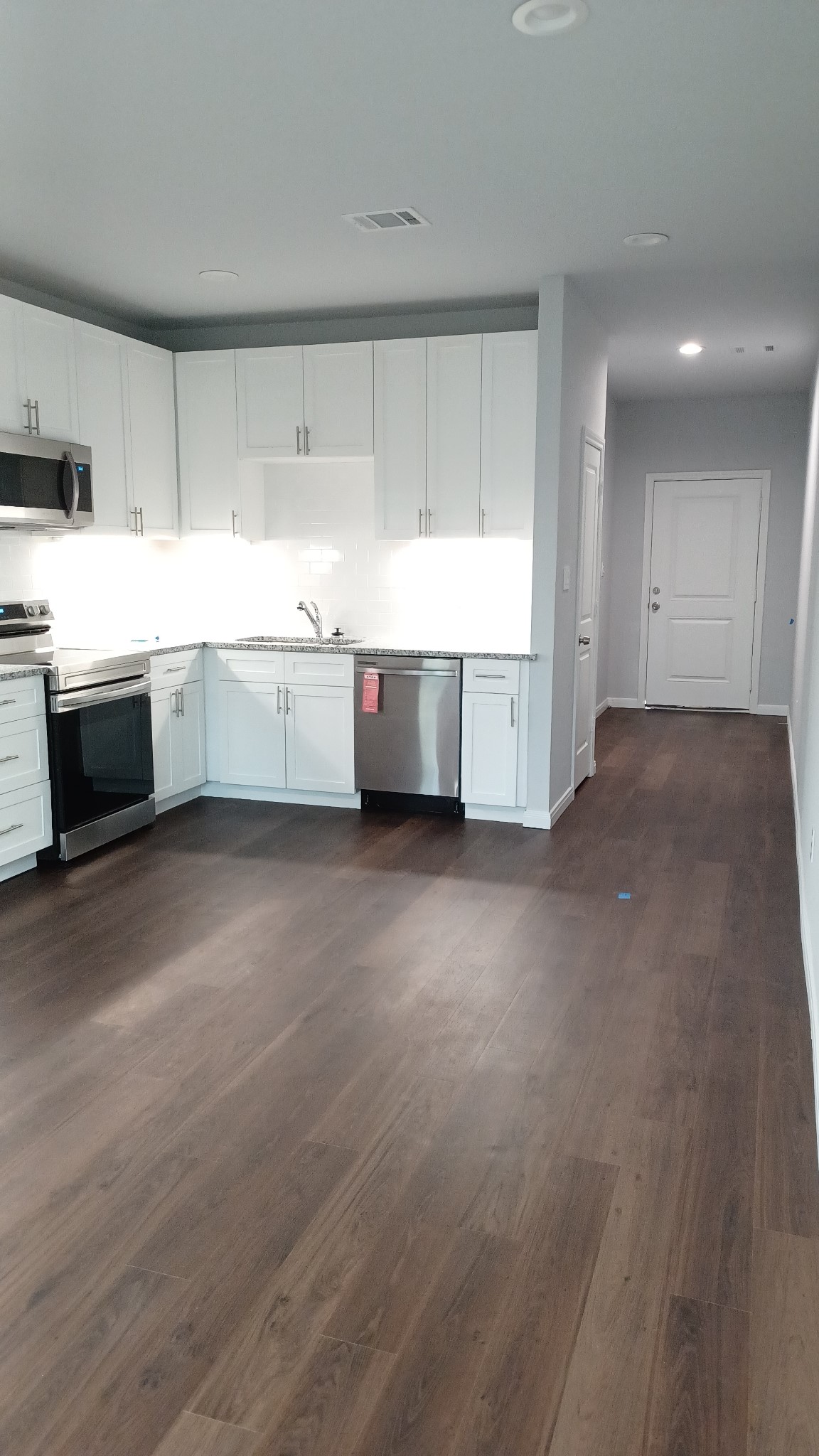 18827 Luminescent Lane Property Photo 7