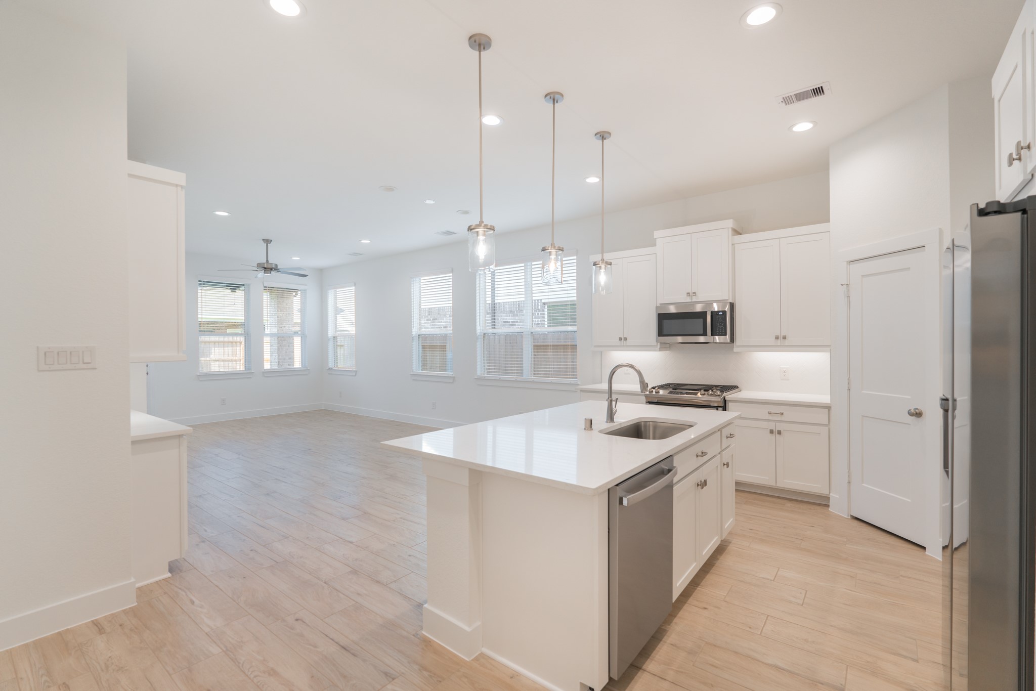 10747 Pine Pink Property Photo 2