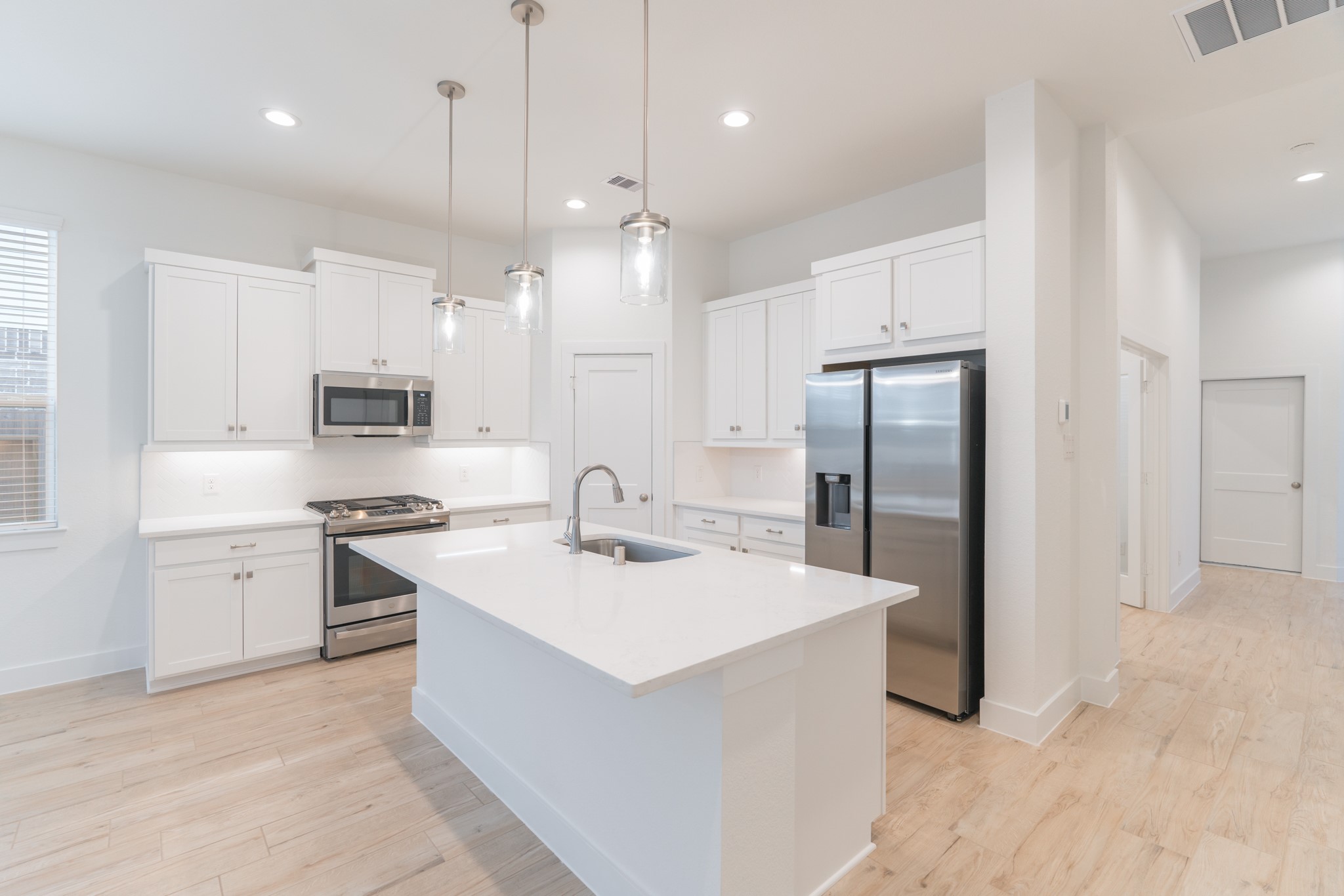 10747 Pine Pink Property Photo 4