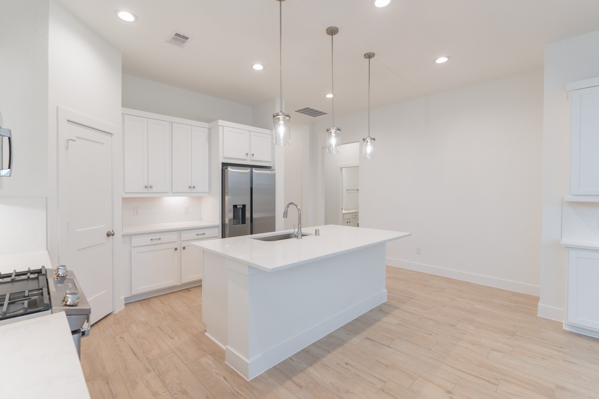 10747 Pine Pink Property Photo 8