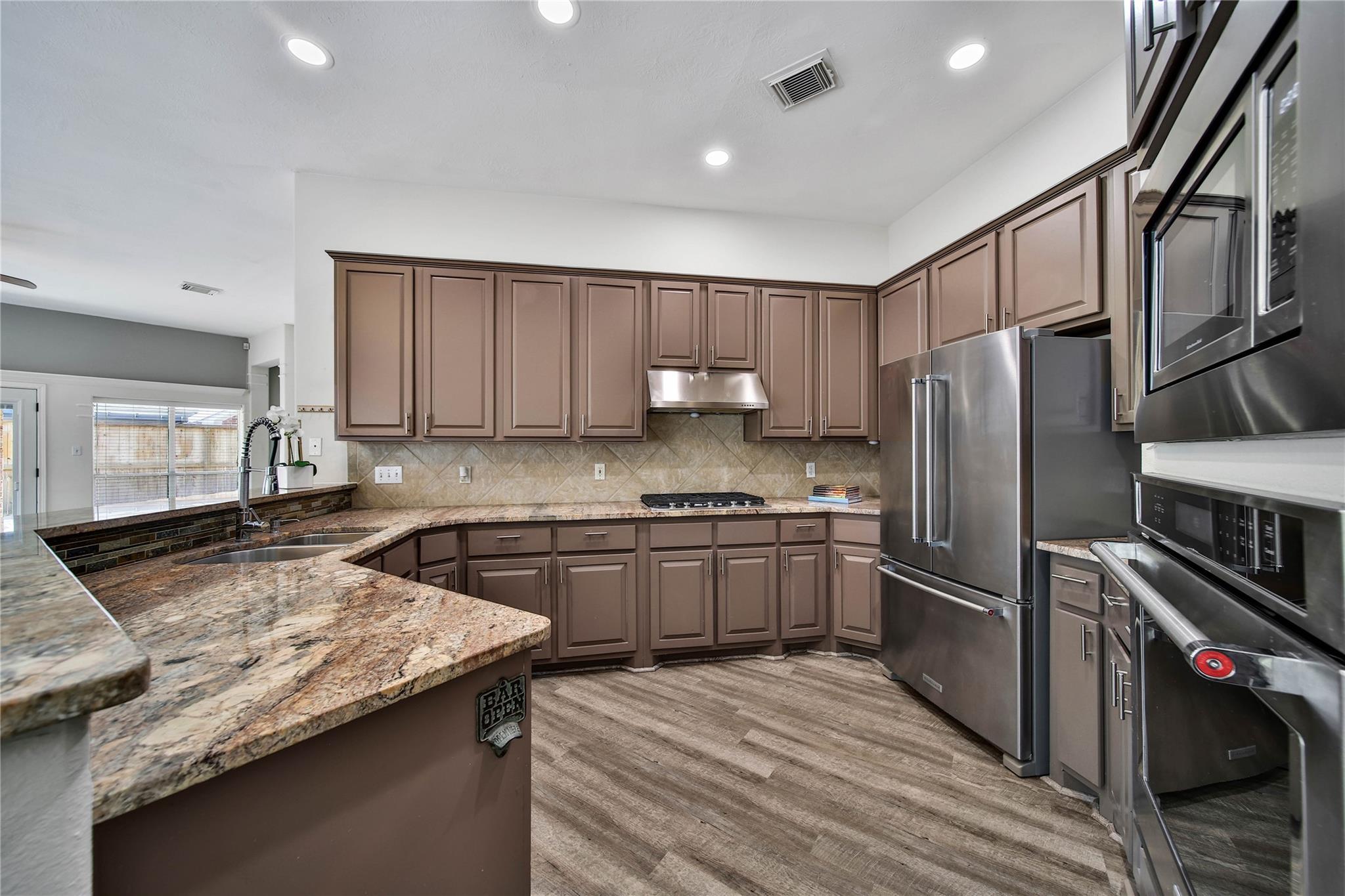 5918 Greenway Manor Lane, Spring Tx 77373 Property Photo 3