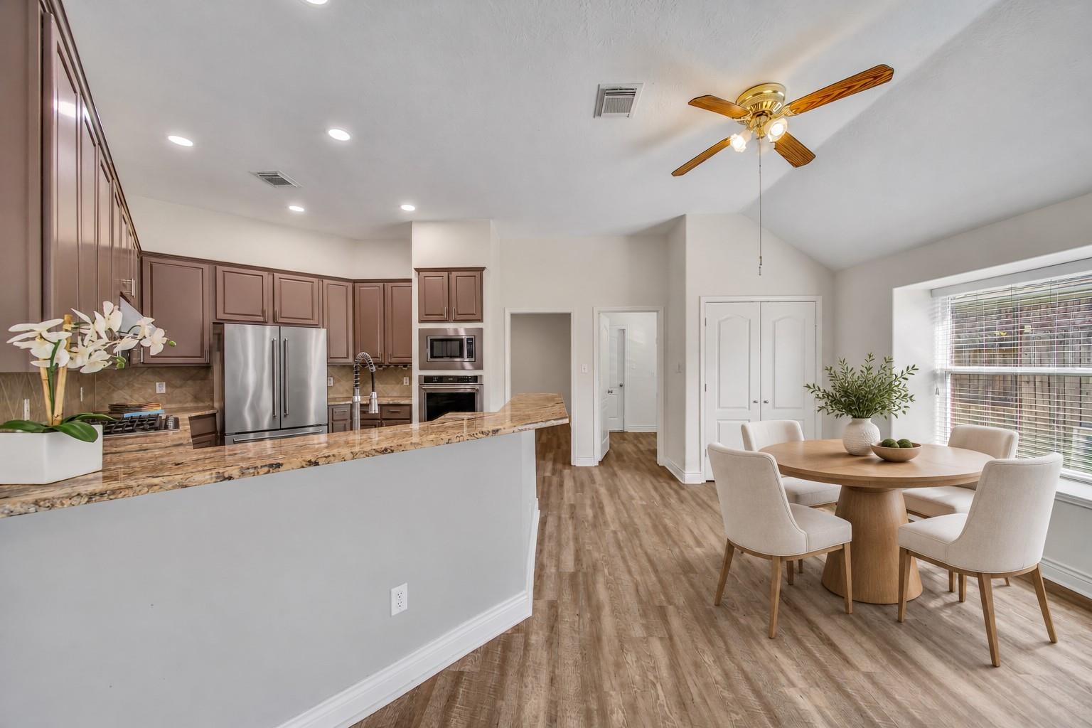 5918 Greenway Manor Lane, Spring Tx 77373 Property Photo 11