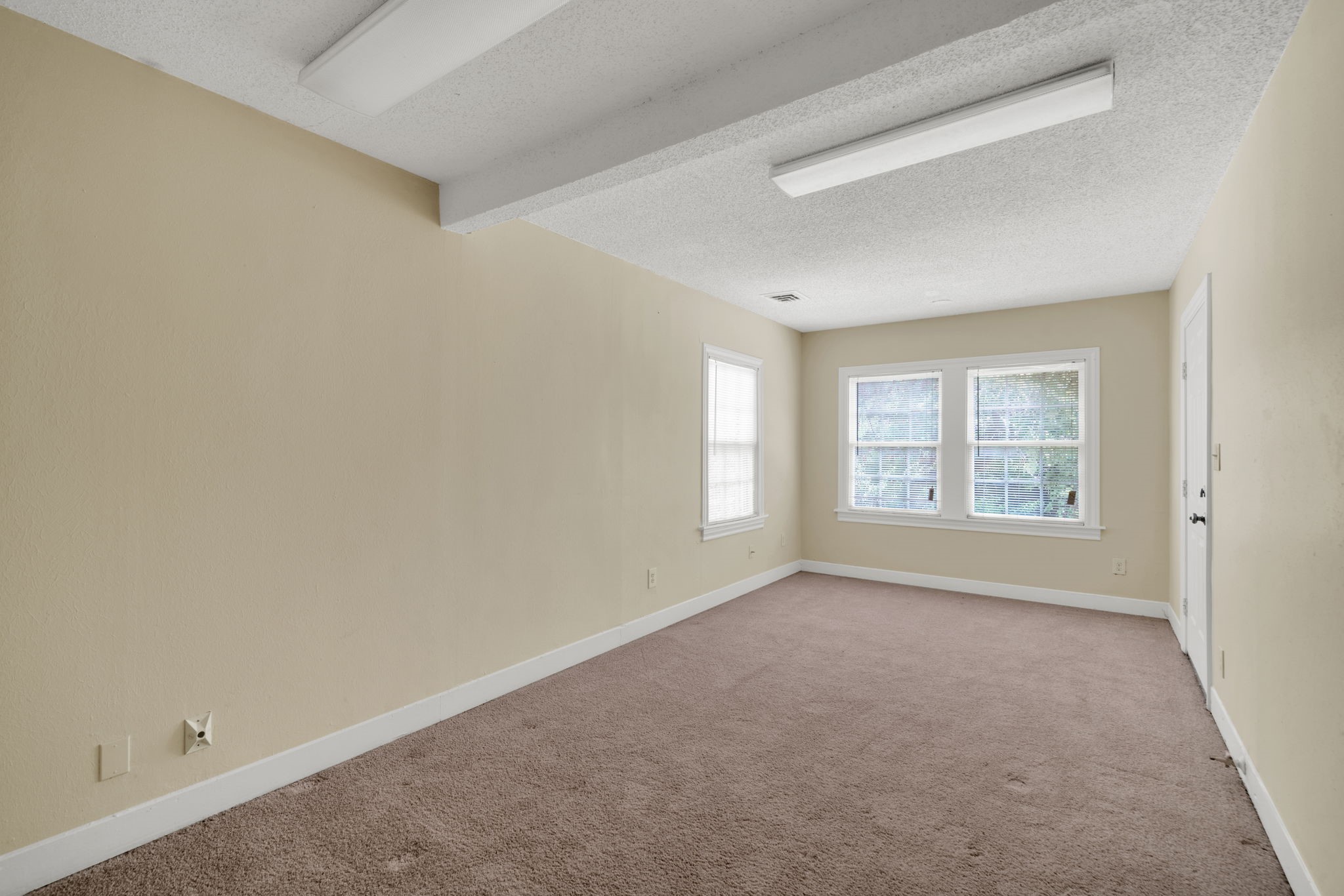1939 Richmond Avenue 2 Property Photo 9