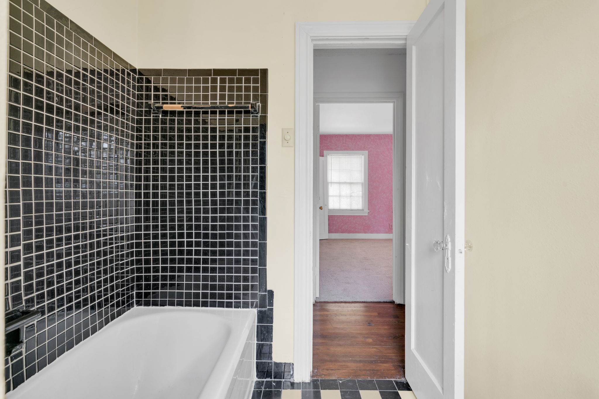1939 Richmond Avenue 2 Property Photo 11