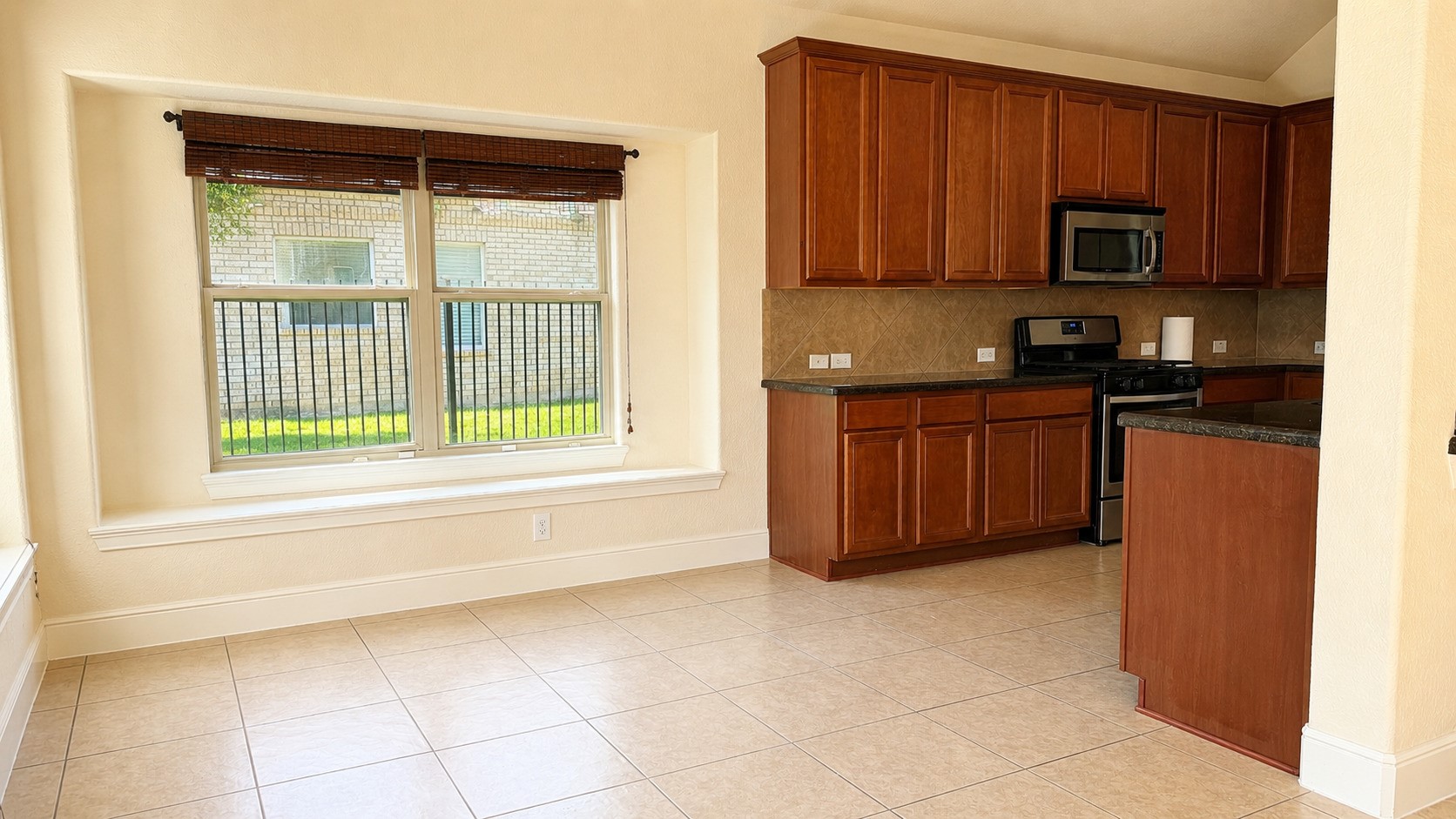 99 E Lasting Spring Circle Property Photo 7