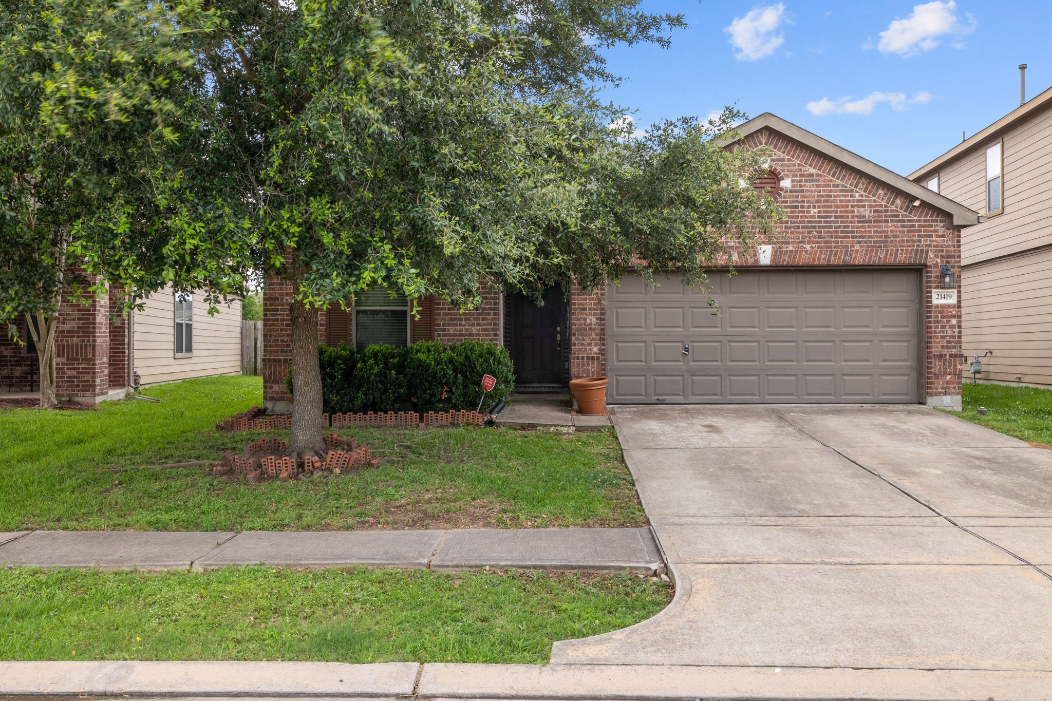 21419 Biscayne Valley Lane Property Photo