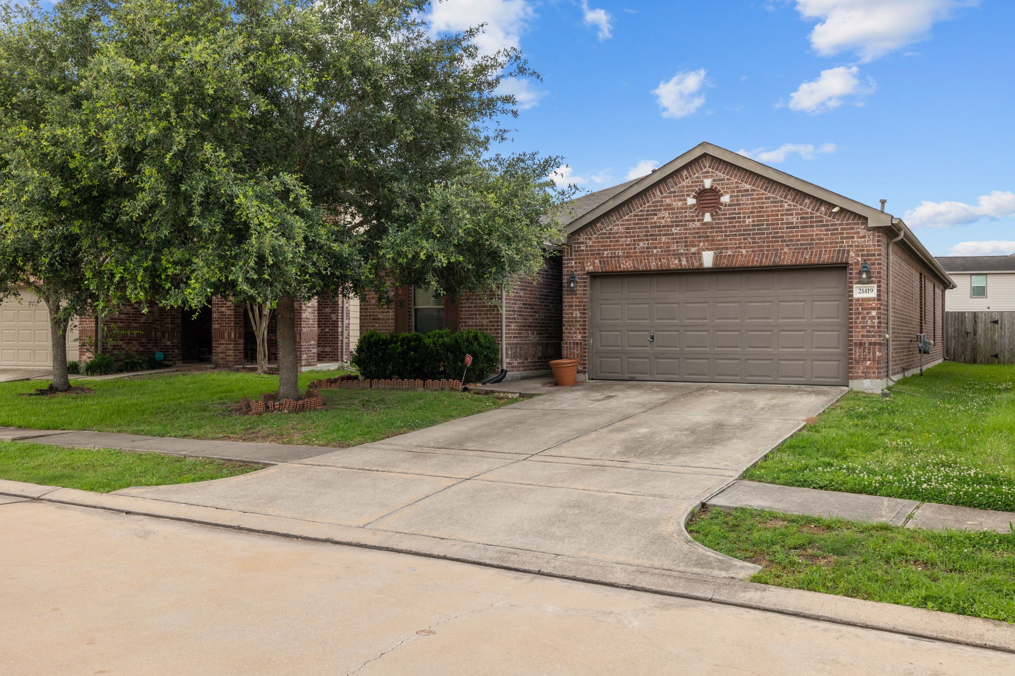 21419 Biscayne Valley Lane Property Photo 2