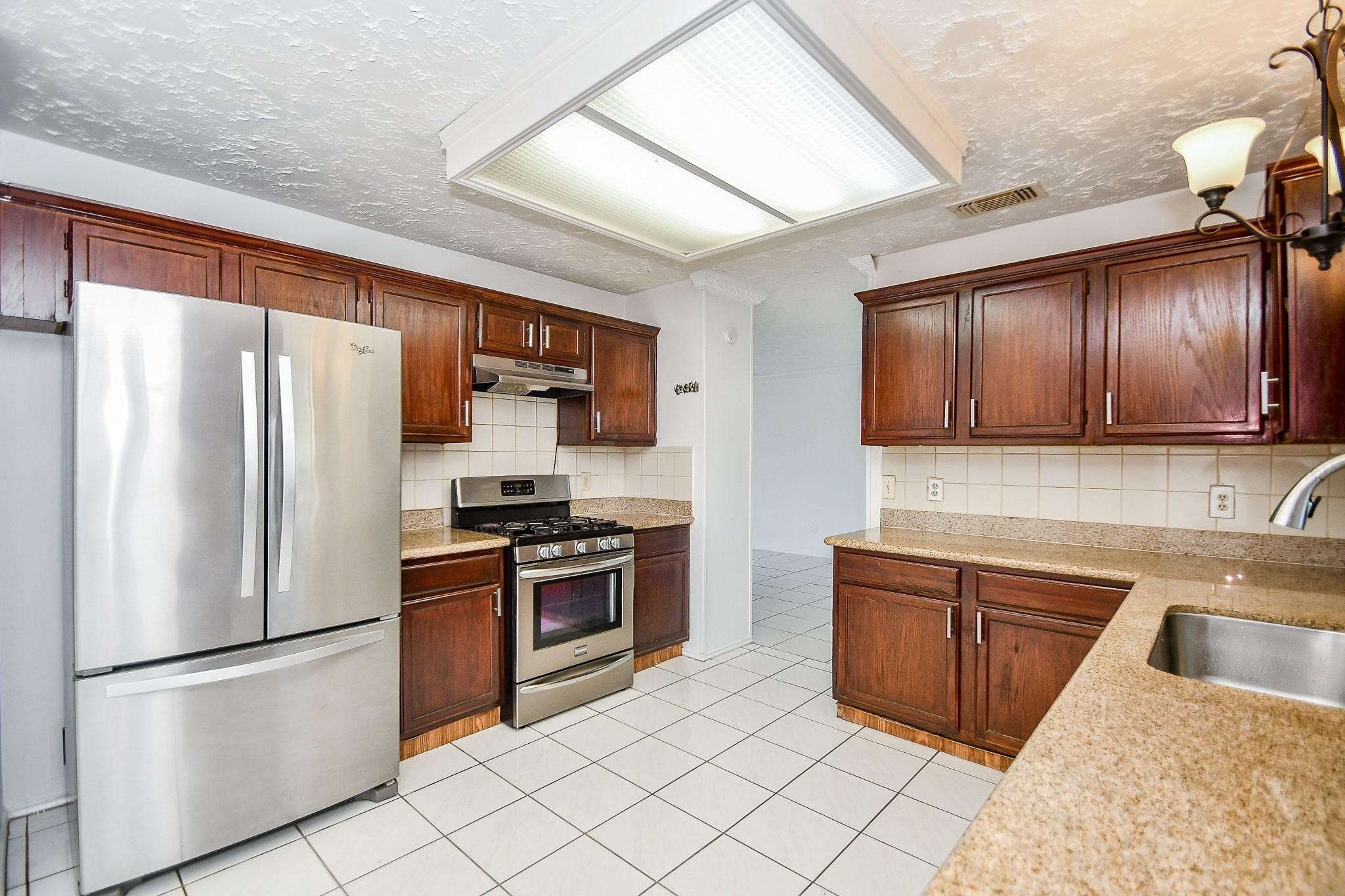 12311 Grove Meadow Drive Property Photo 11