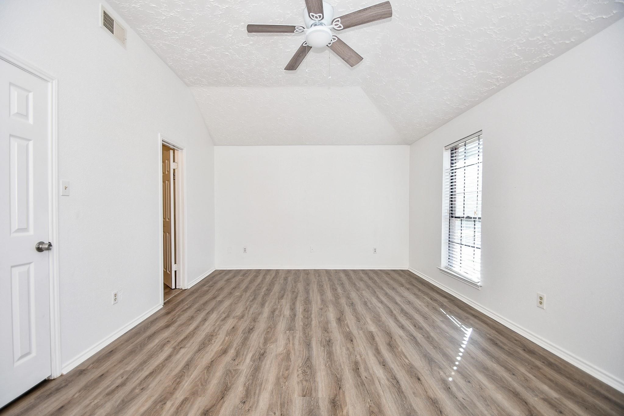 12311 Grove Meadow Drive Property Photo 15