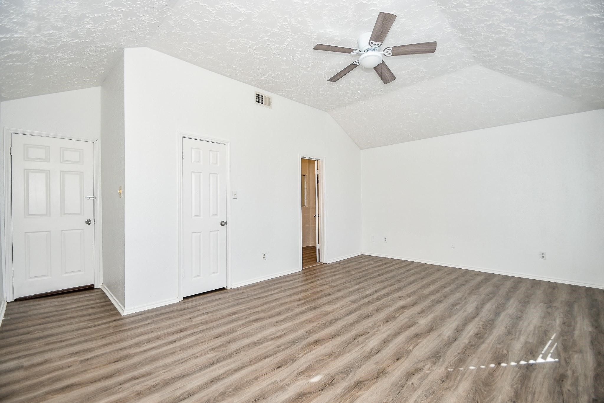 12311 Grove Meadow Drive Property Photo 16