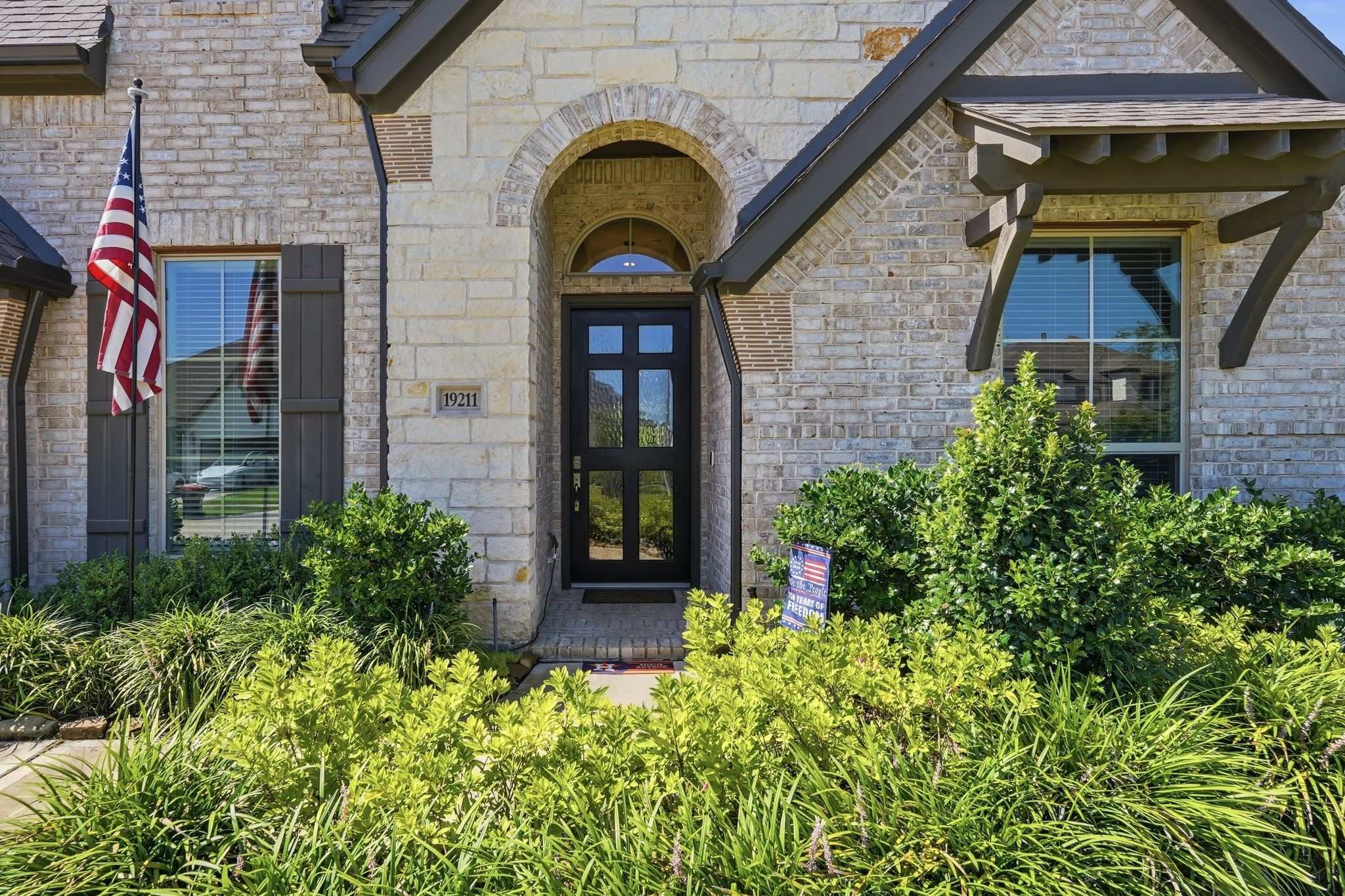 19211 Filly Park Circle Property Photo 4