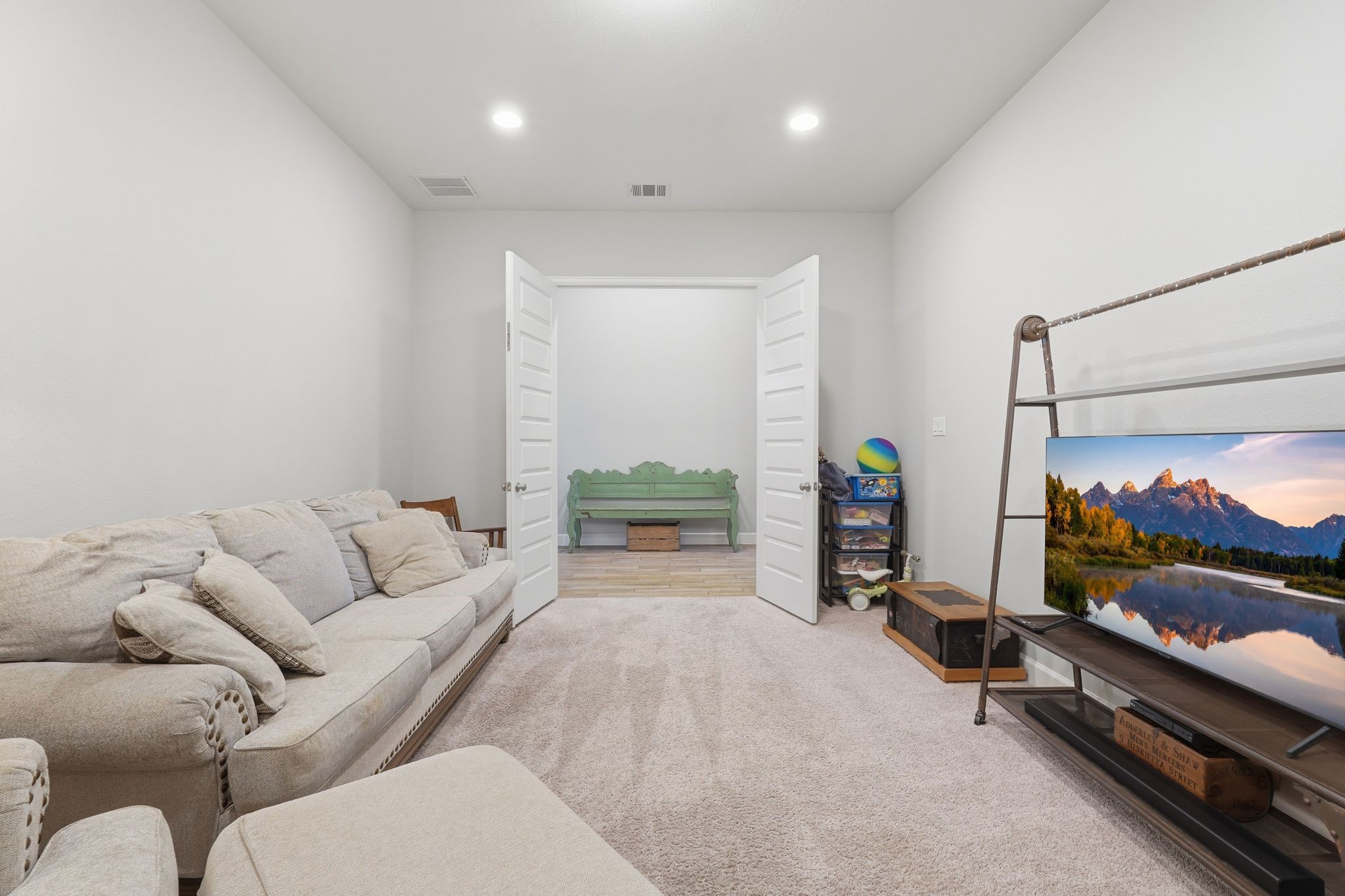 19211 Filly Park Circle Property Photo 8