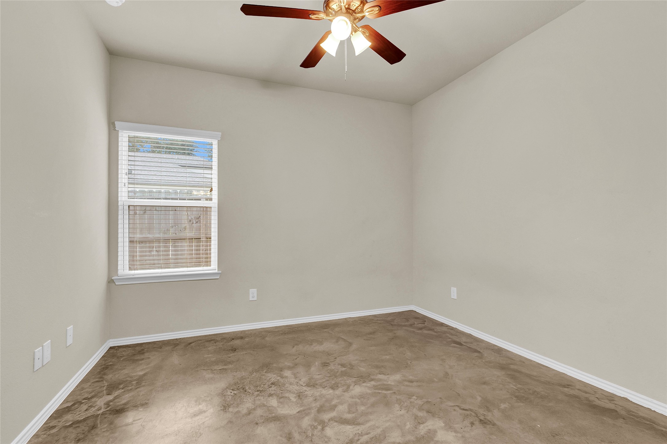 15841 Beechnut Dr Property Photo 8