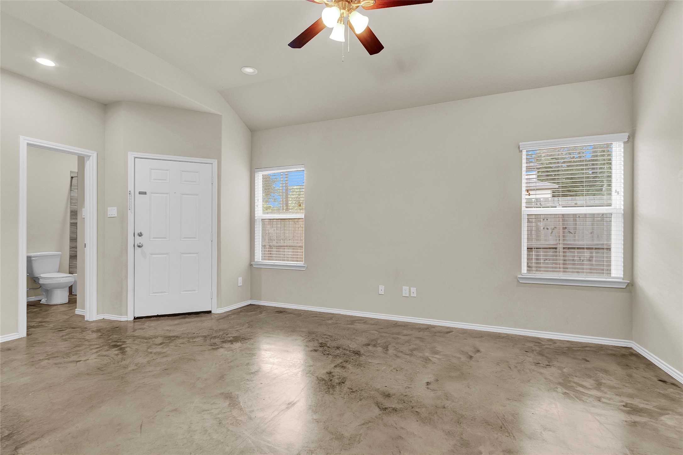 15841 Beechnut Dr Property Photo 9
