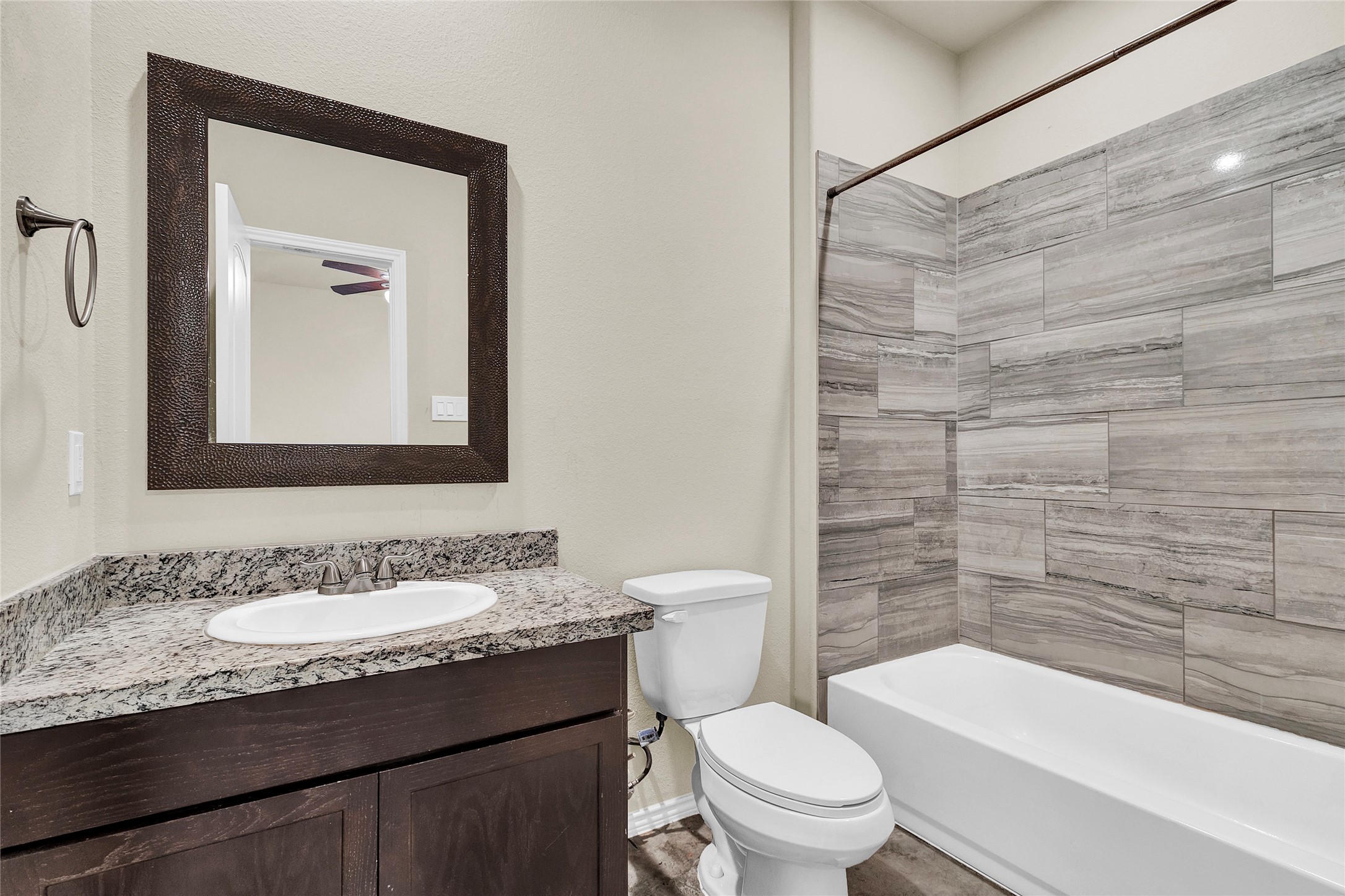 15841 Beechnut Dr Property Photo 10