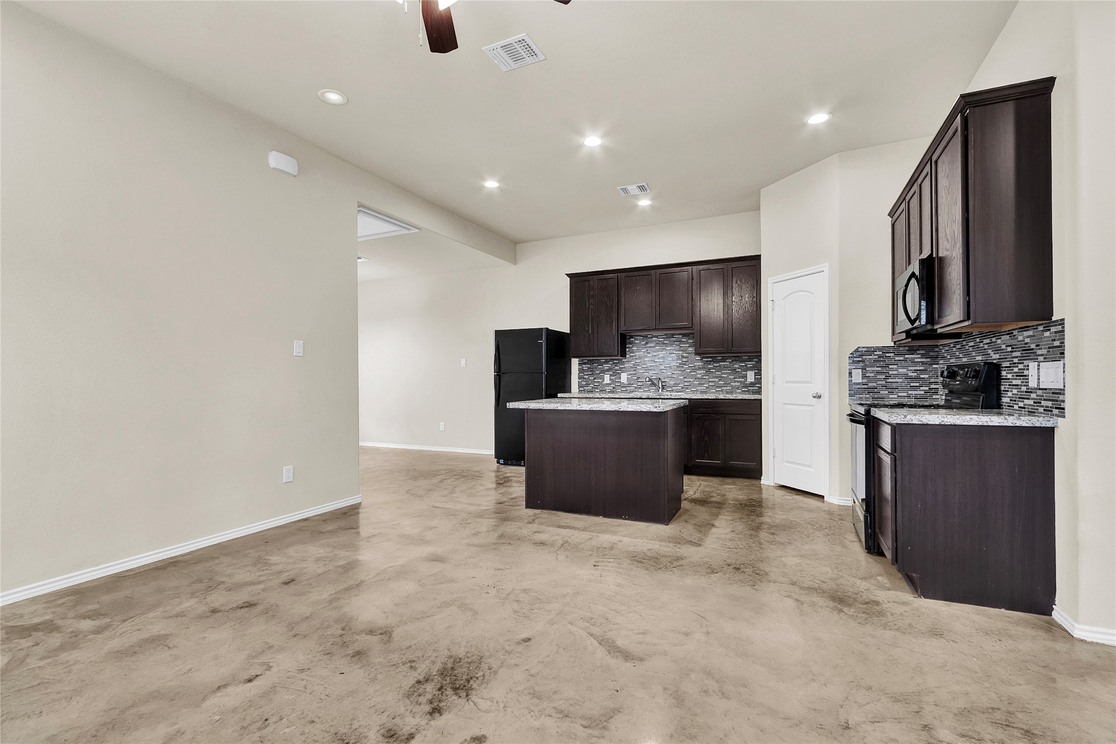 15841 Beechnut Dr Property Photo 12