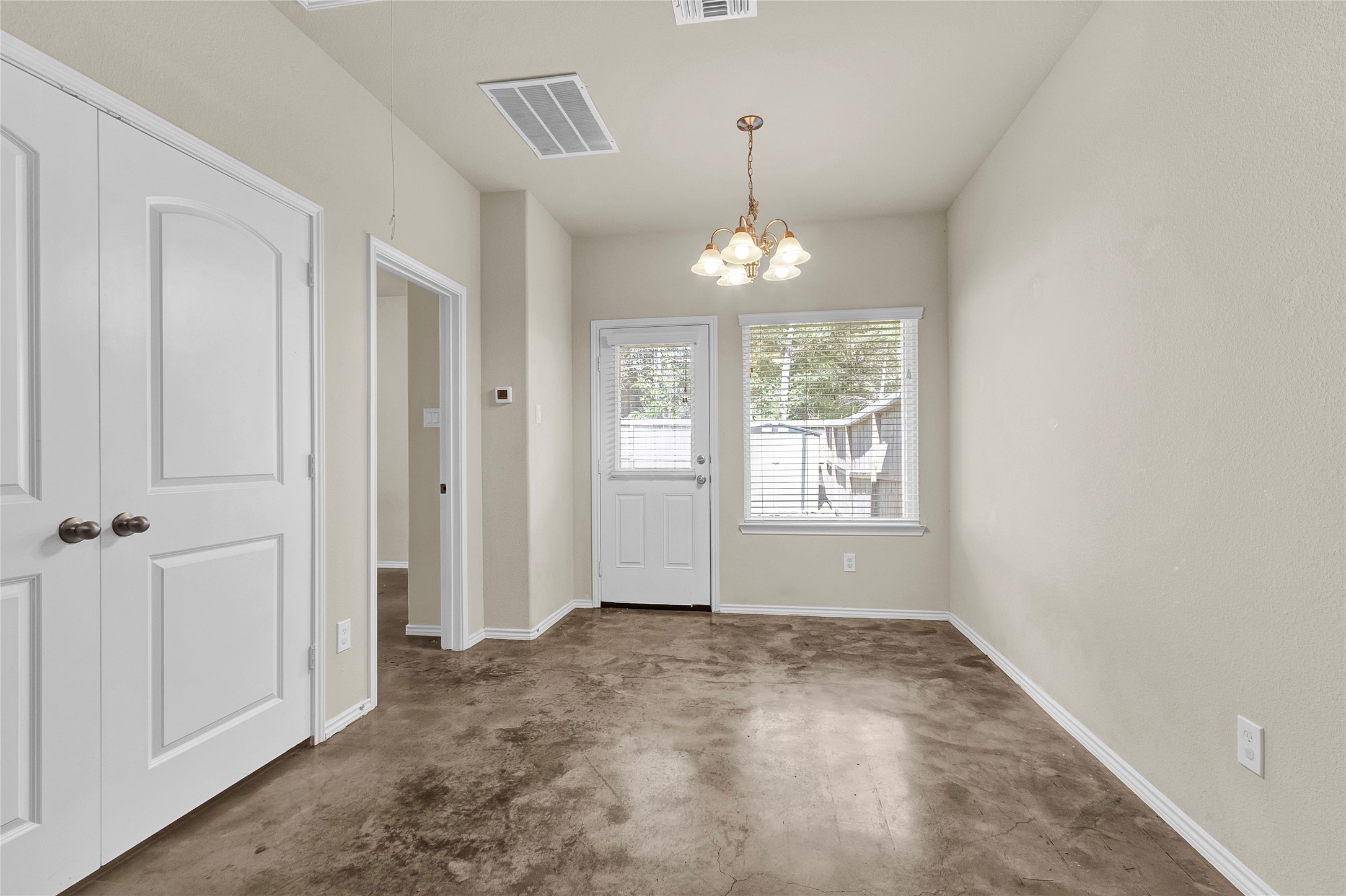 15841 Beechnut Dr Property Photo 13