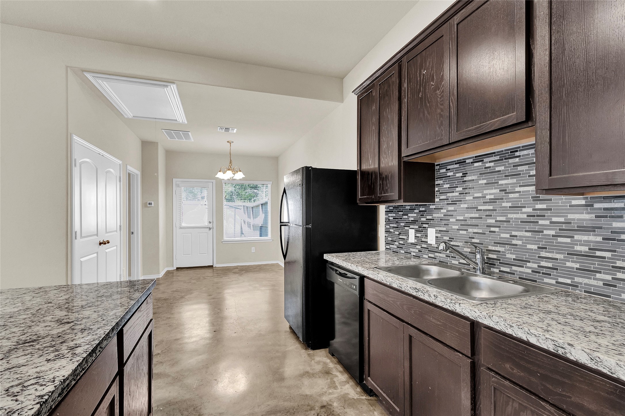 15841 Beechnut Dr Property Photo 15
