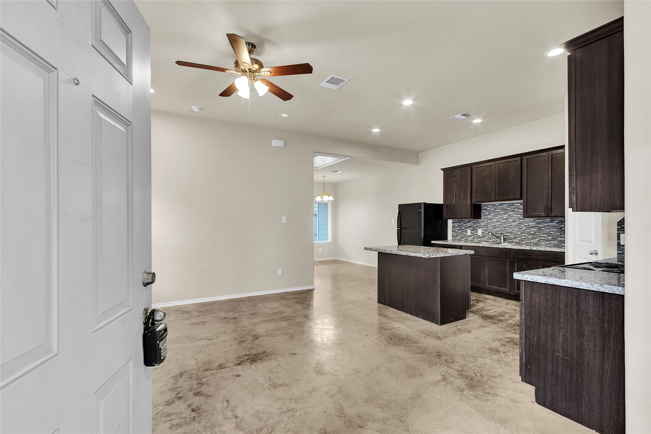 15841 Beechnut Dr Property Photo 17