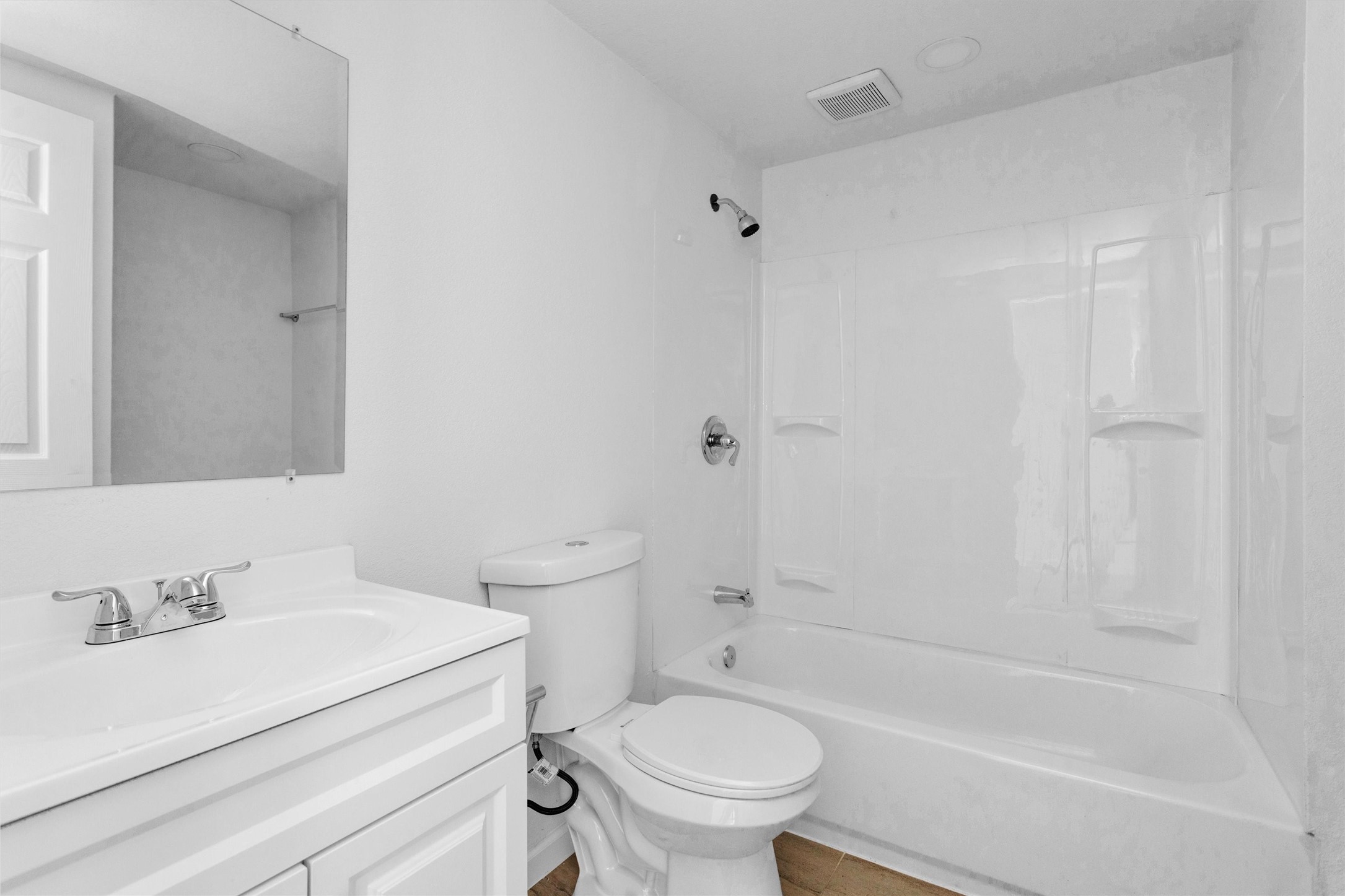 16016 Green Manor Unit B Drive B Property Photo 6
