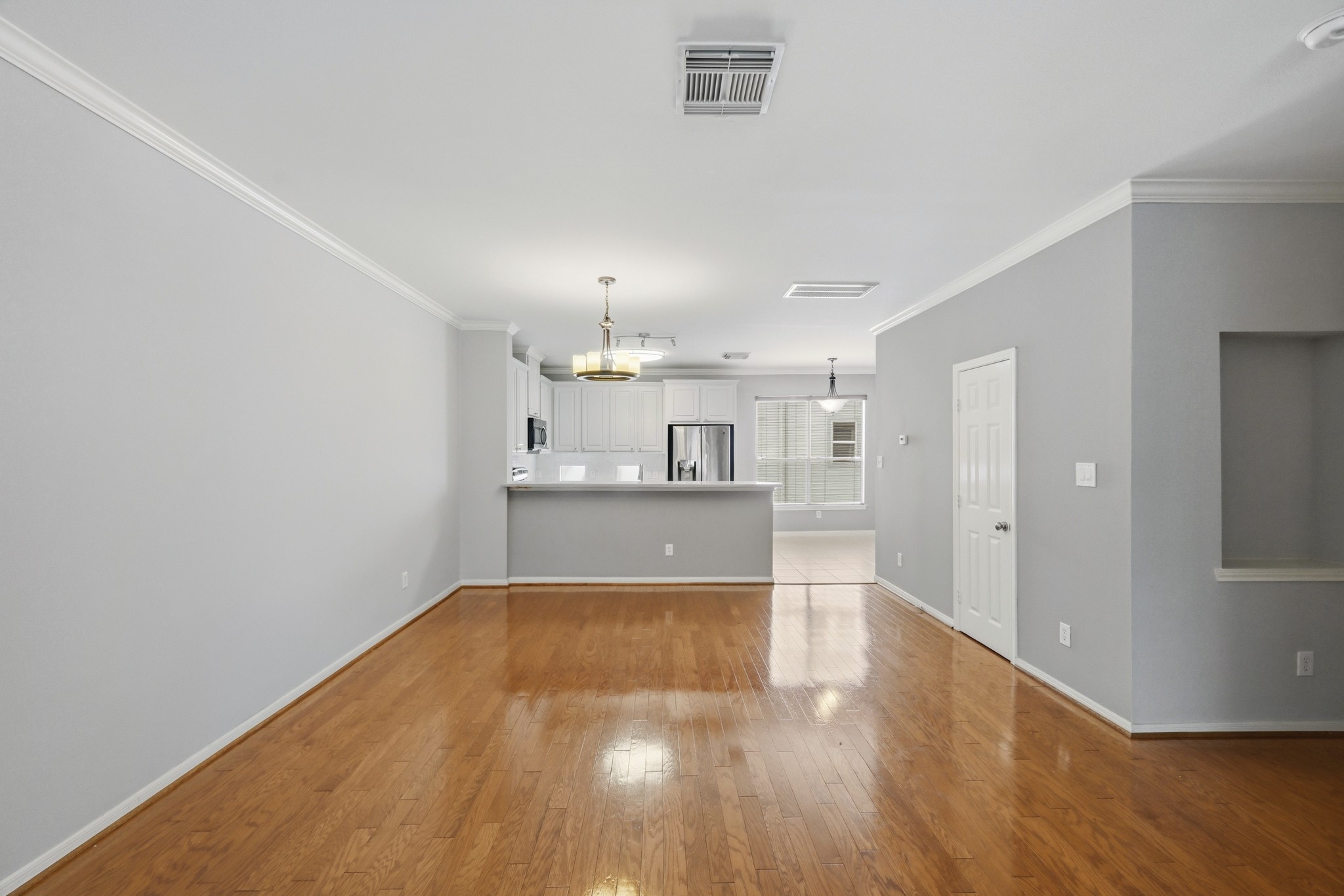 2913 Crawford Street Property Photo 9